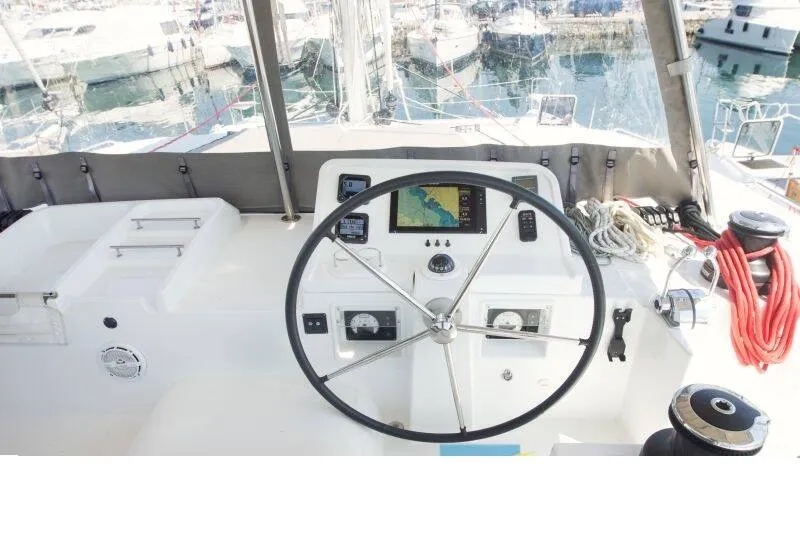 Lagoon 450 Fly Hydra VIII — foto dello yacht n. 11