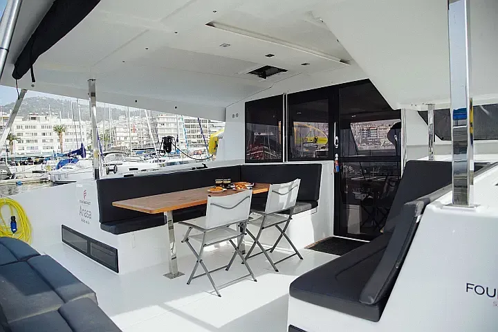 Isla 40 Anasa — foto dello yacht n. 12