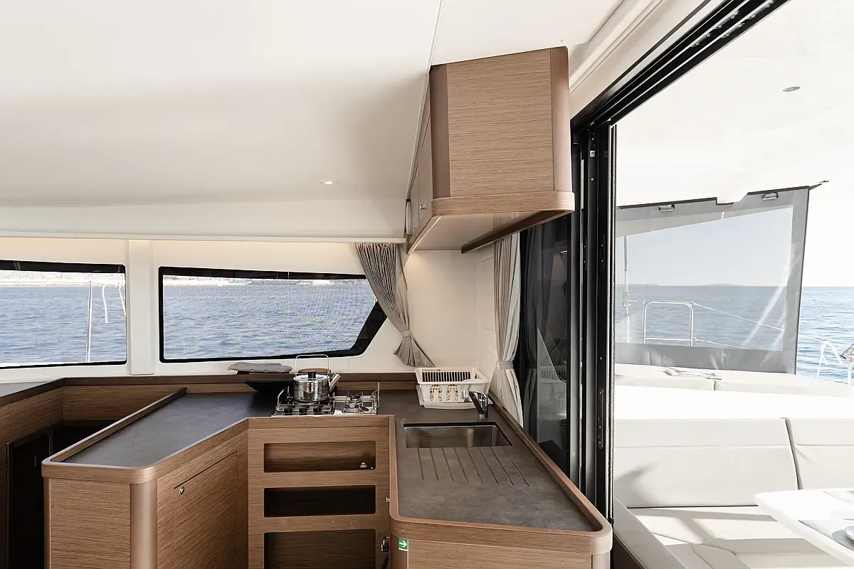 Lagoon 42 Notorious — jahifoto 2