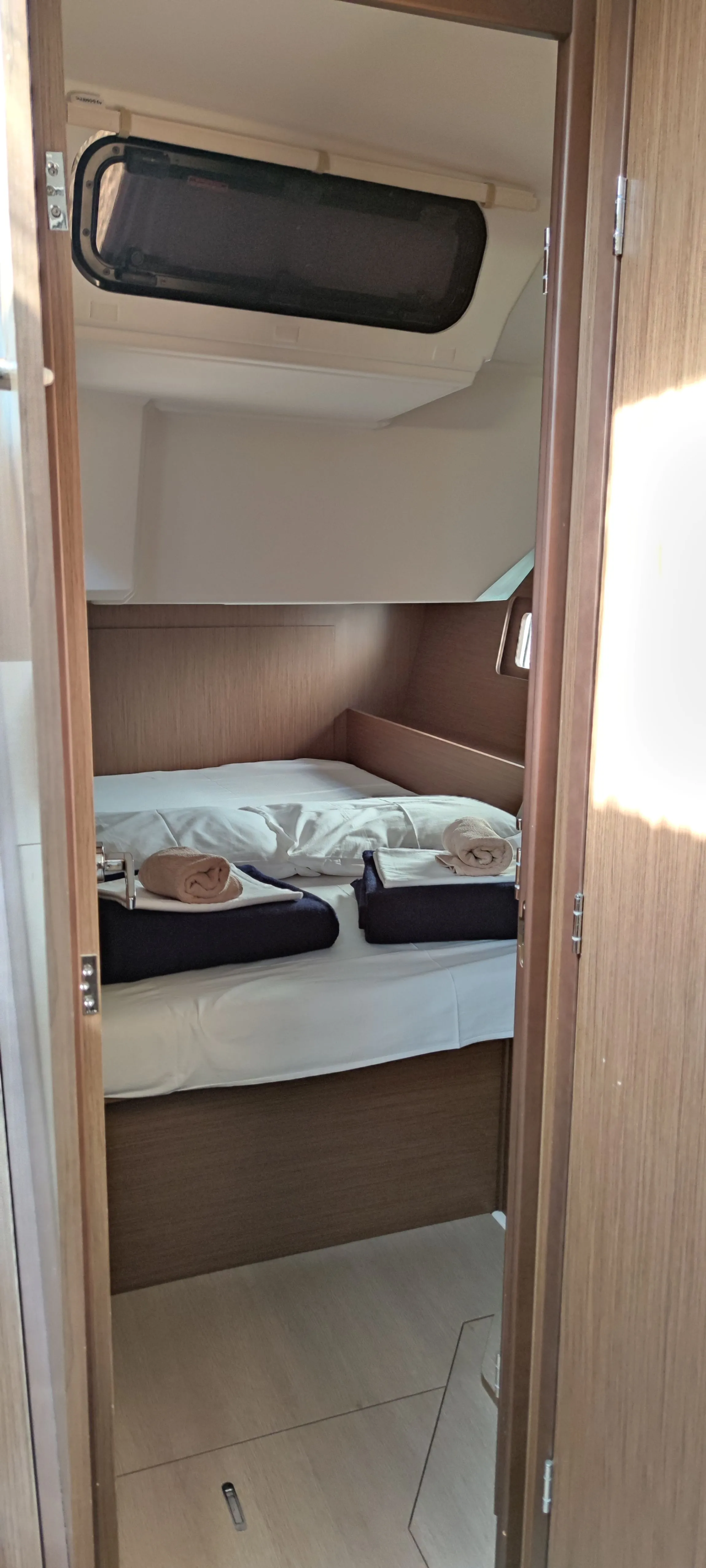 Oceanis 46.1 Everest — снимка на яхтата 24