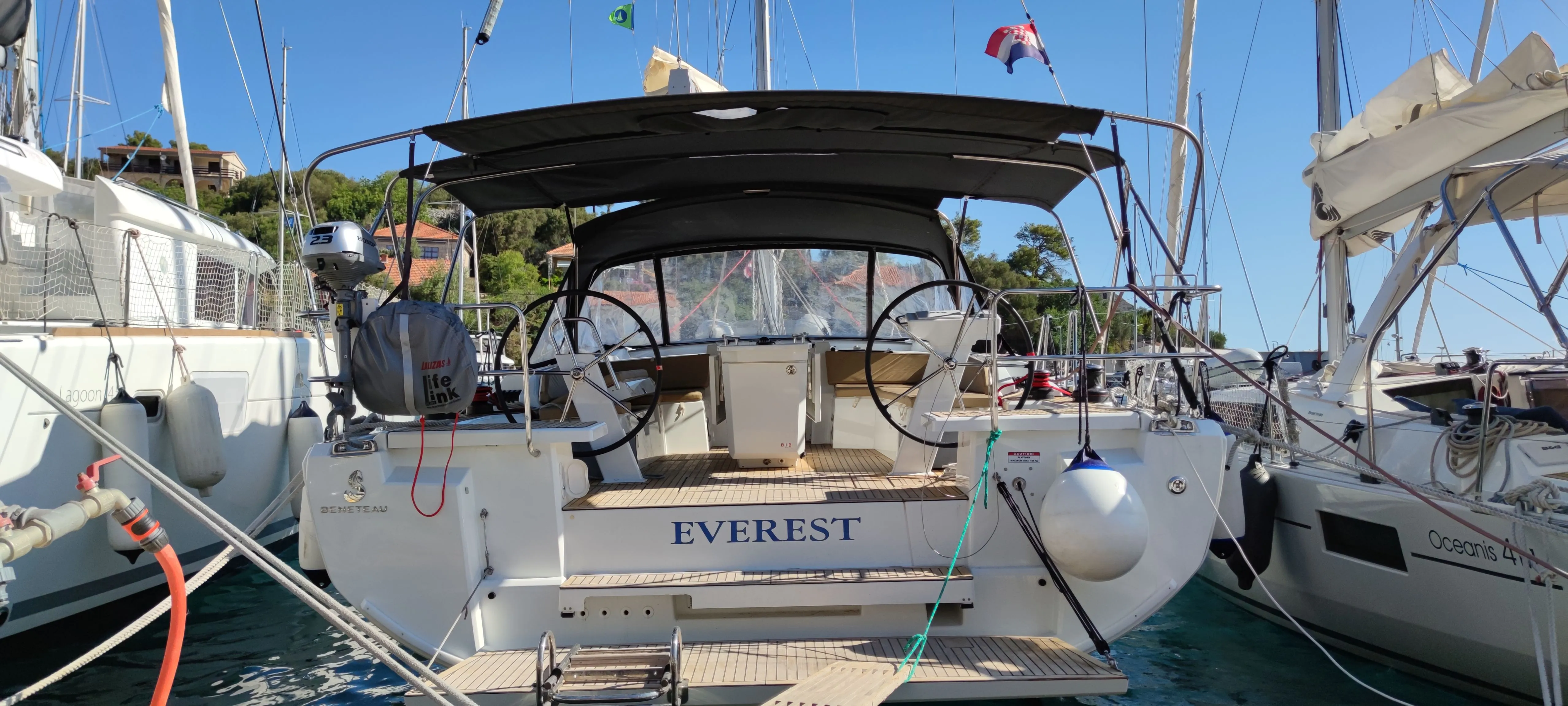Oceanis 46.1 Everest — снимка на яхтата 11