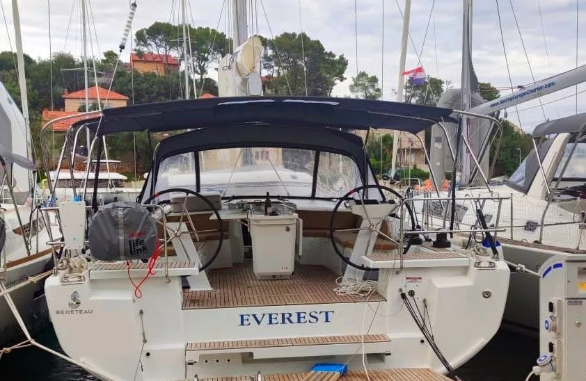 Oceanis 46.1 Everest — снимка на яхтата 14