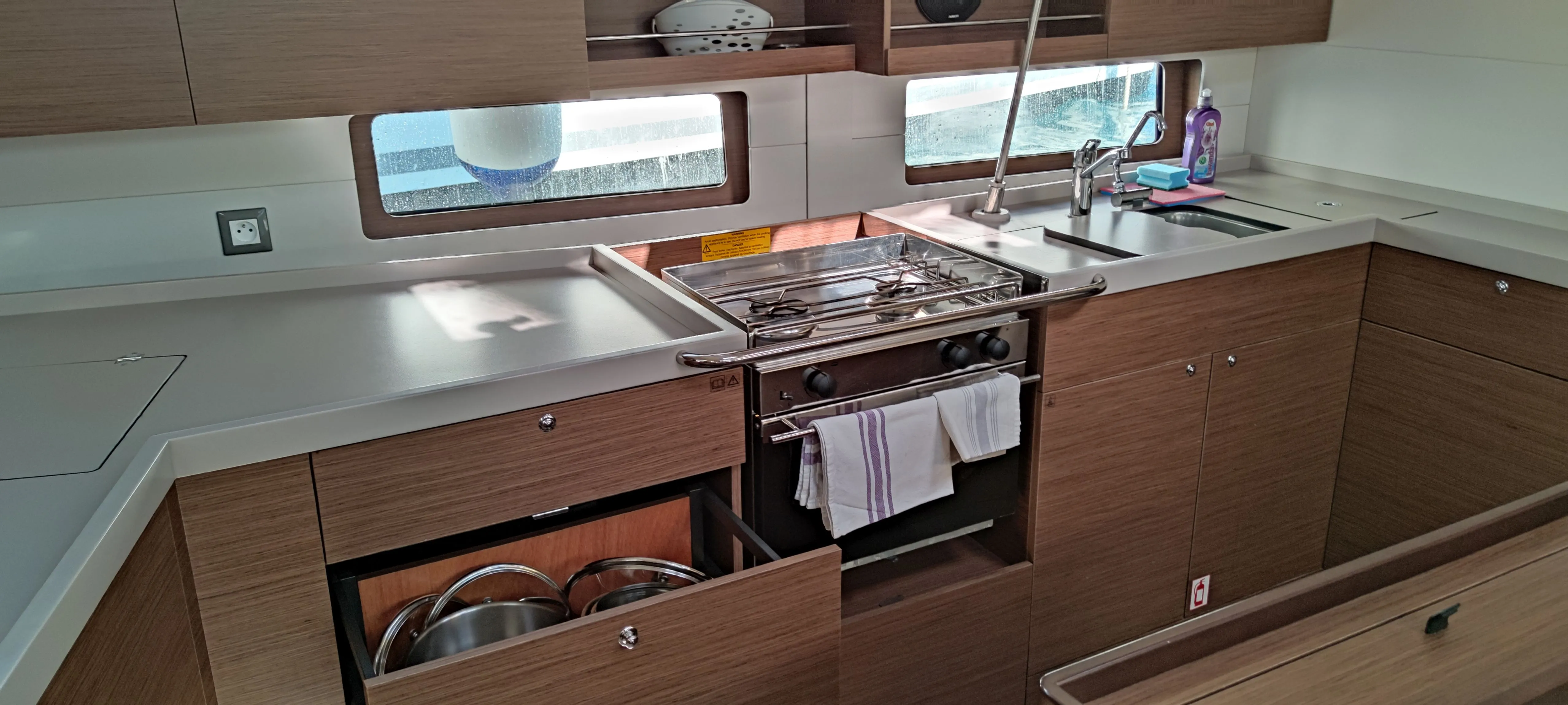 Oceanis 46.1 Everest — снимка на яхтата 7
