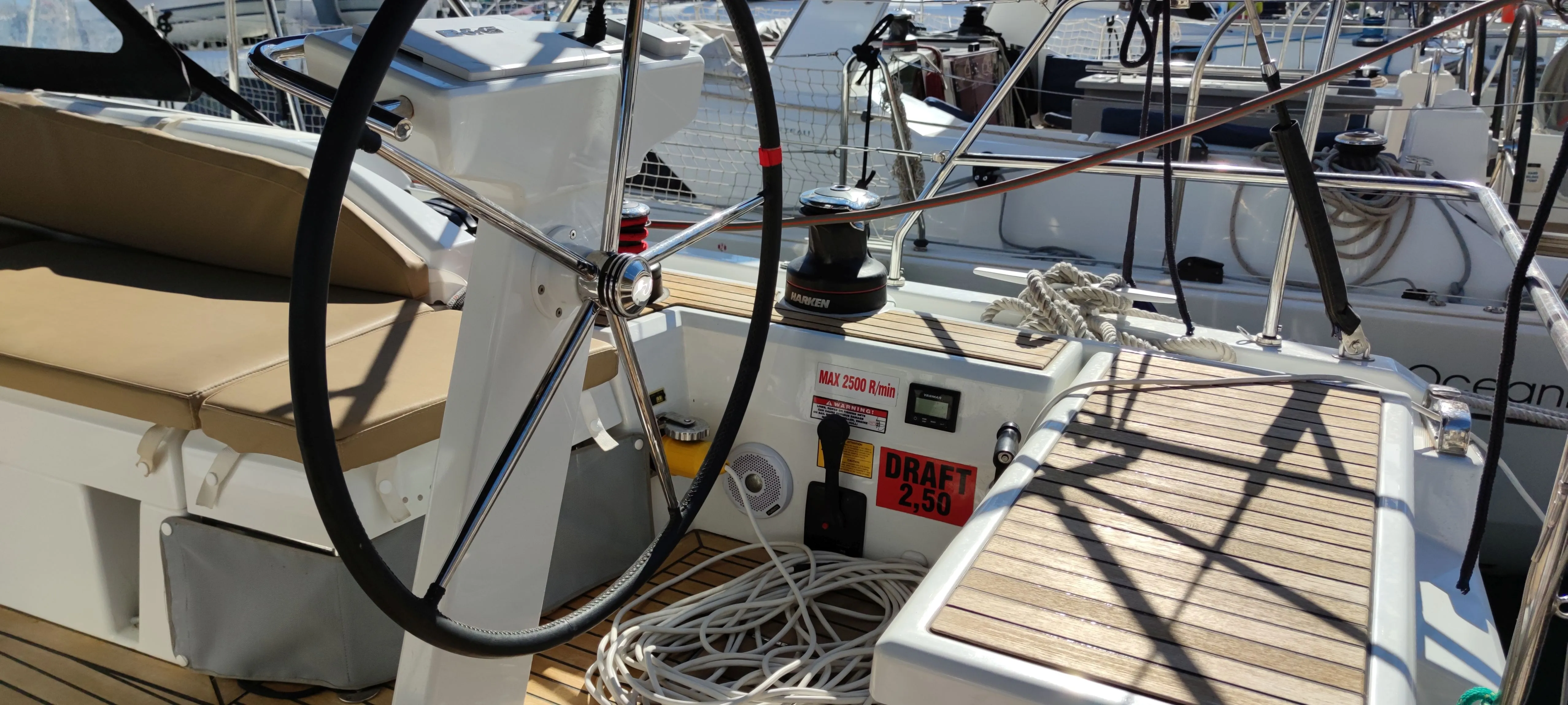 Oceanis 46.1 Everest — снимка на яхтата 2