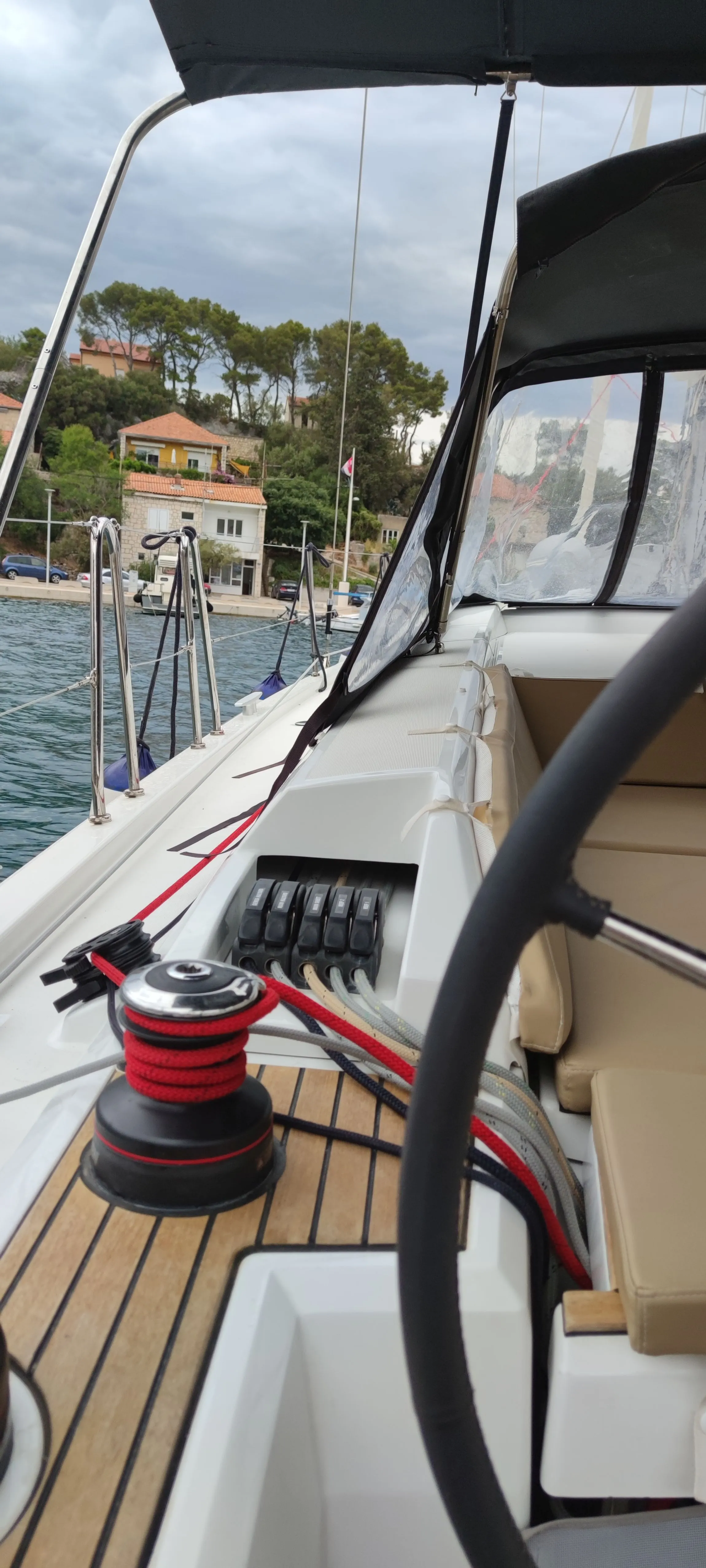 Oceanis 46.1 Everest — снимка на яхтата 20