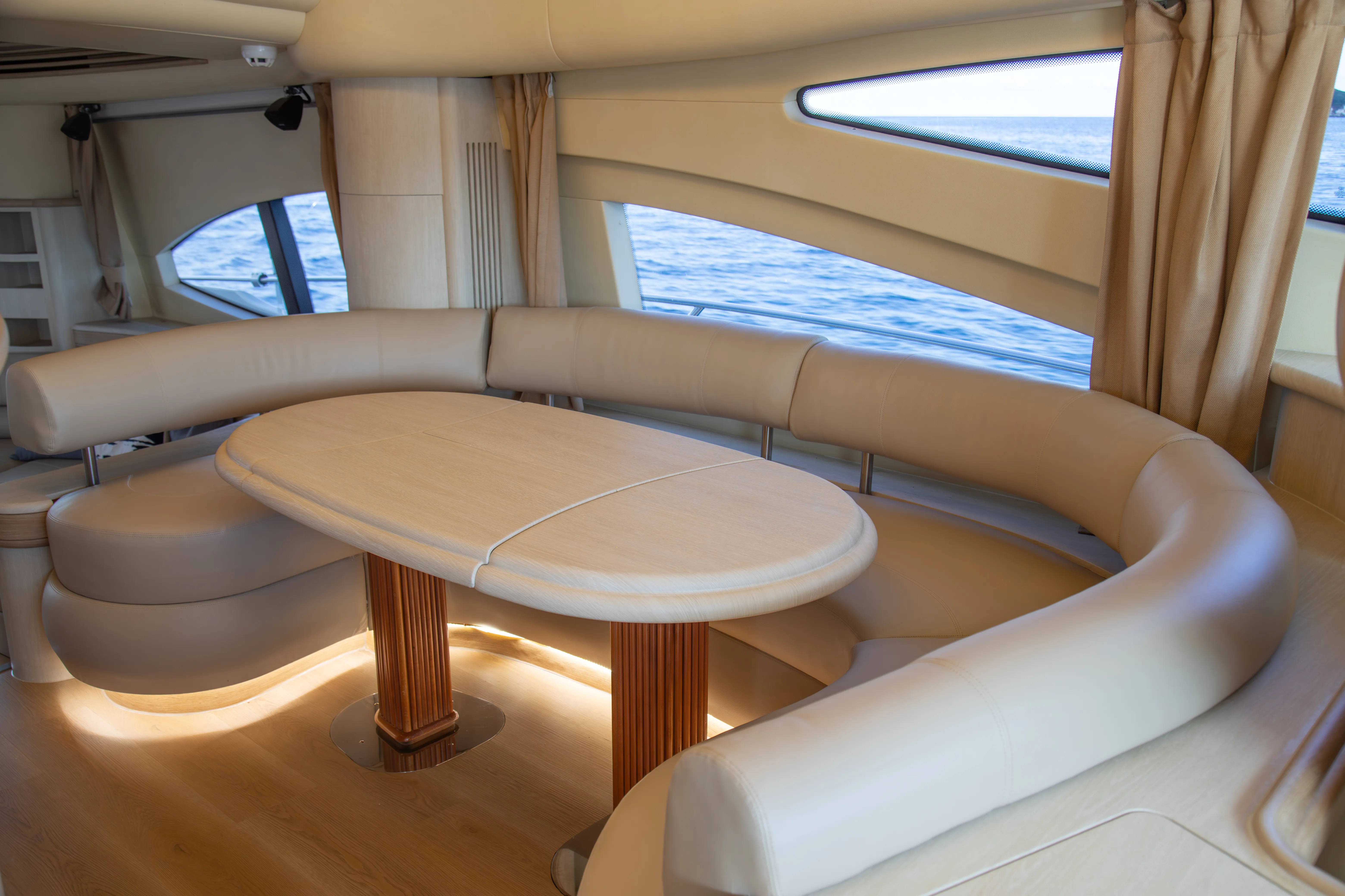 Azimut 68 E Alise — fotografia jachty 11