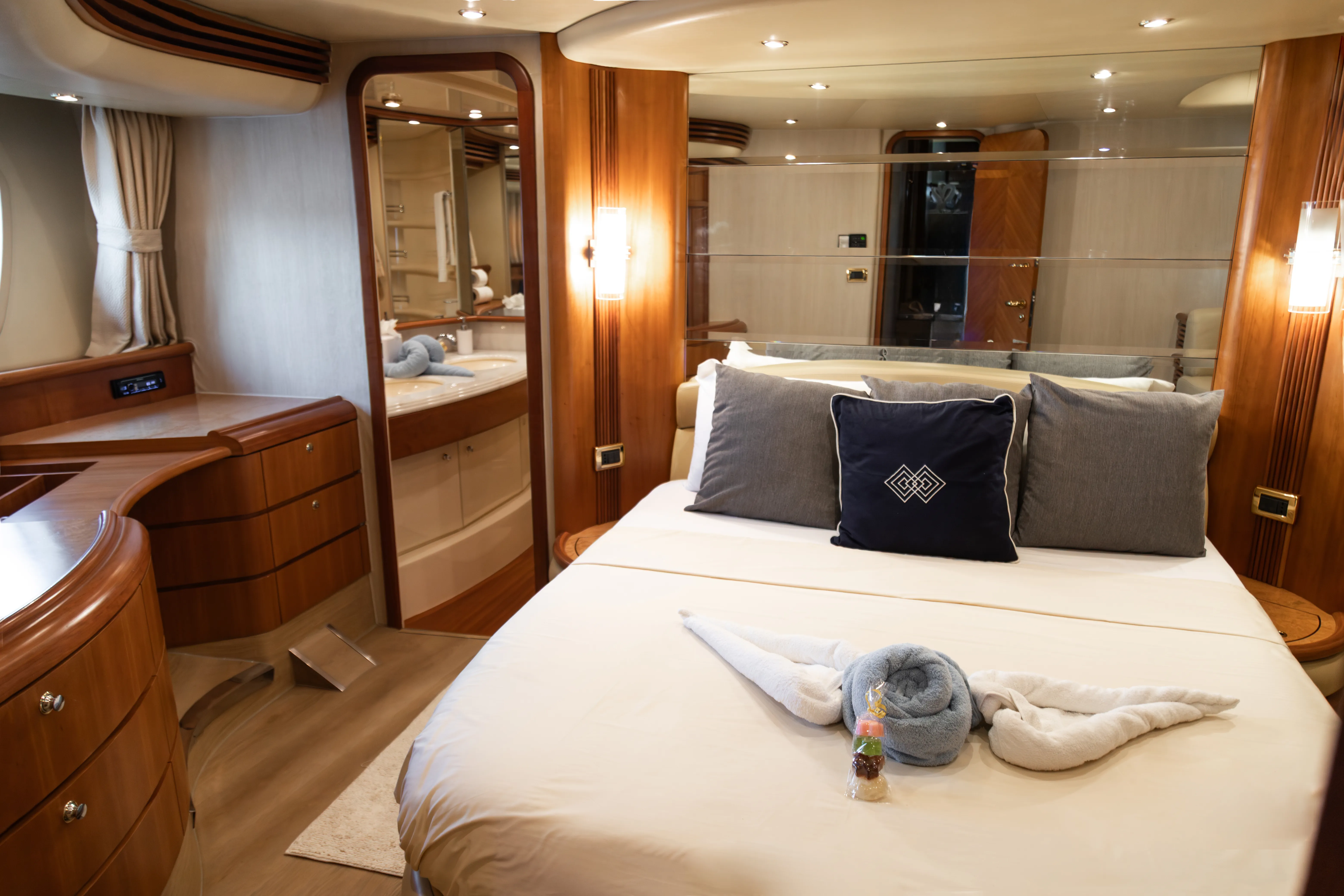 Azimut 68 E Alise — fotografia jachty 71