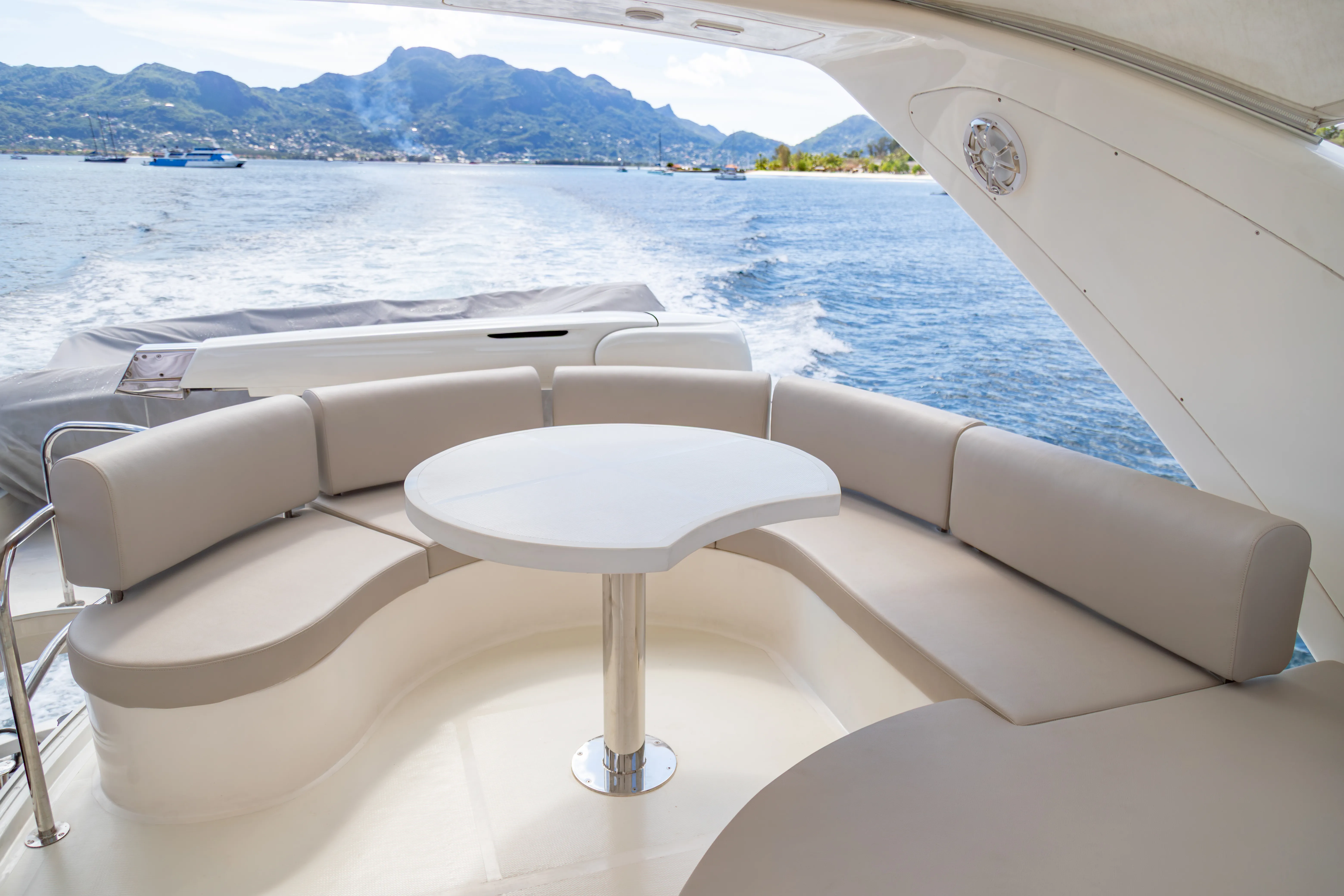 Azimut 68 E Alise — fotografia jachty 24
