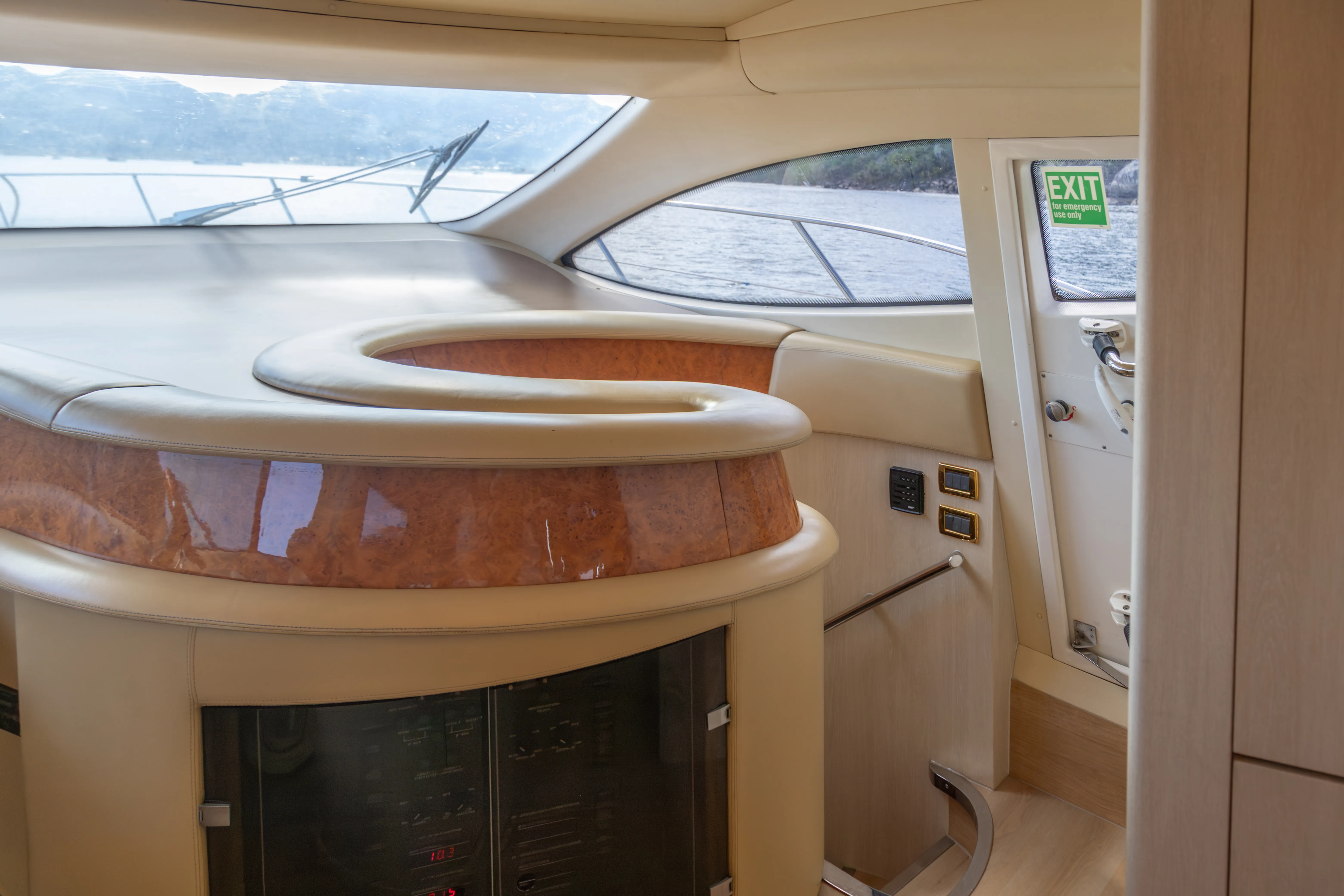 Azimut 68 E Alise — fotografia jachty 6
