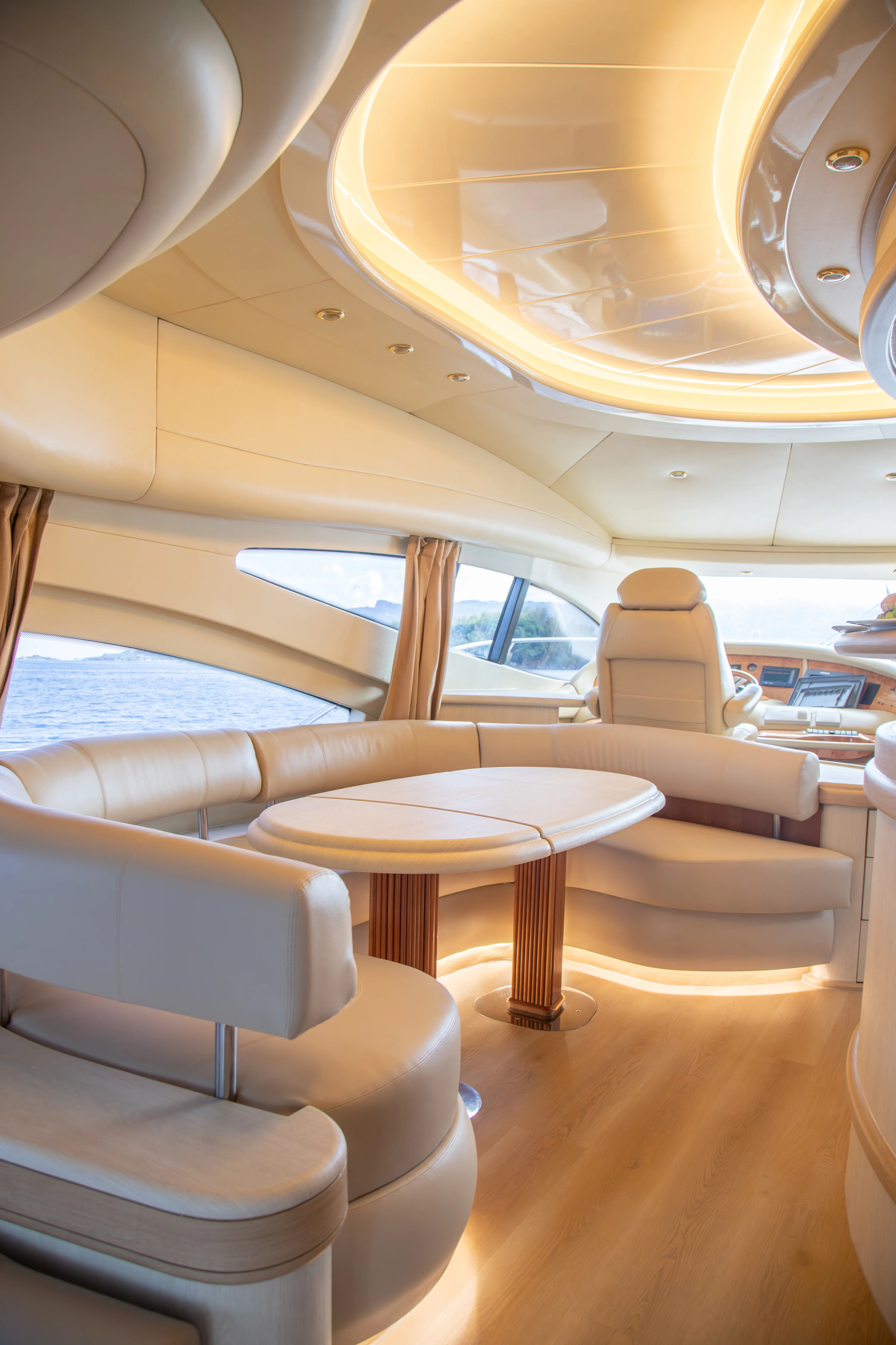 Azimut 68 E Alise — fotografia jachty 61