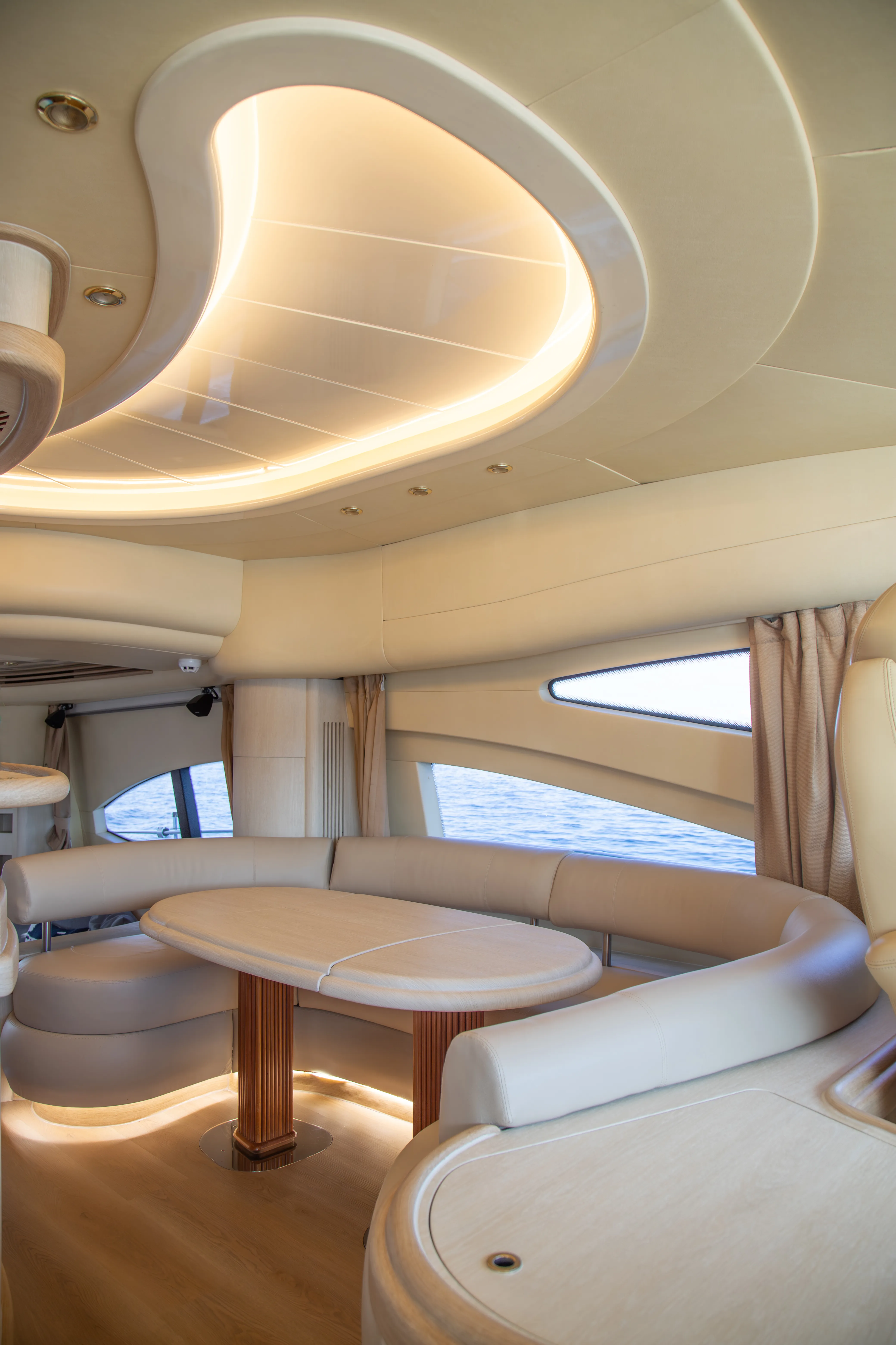 Azimut 68 E Alise — fotografia jachty 3