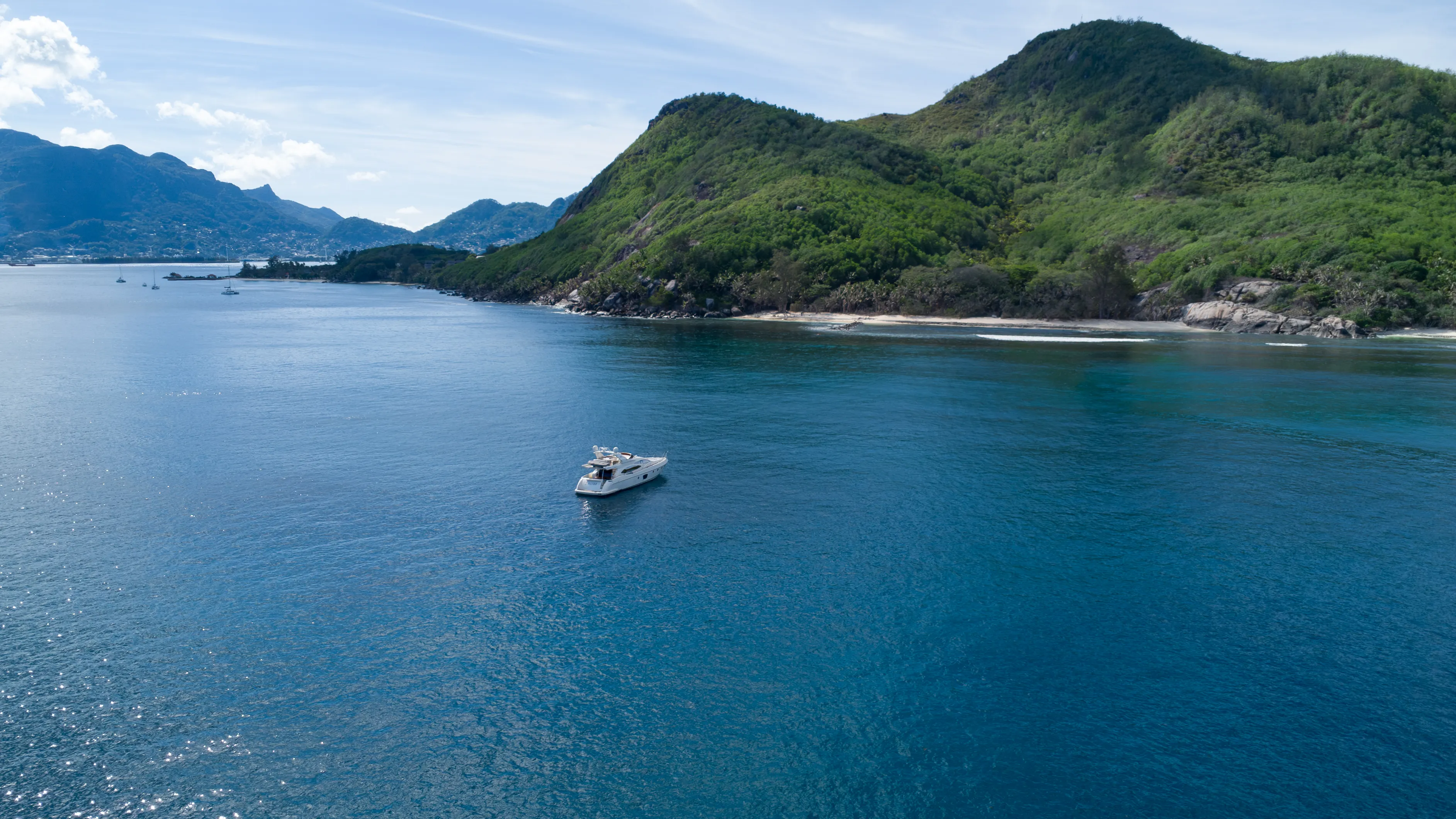Azimut 68 E Alise — fotografia jachty 40