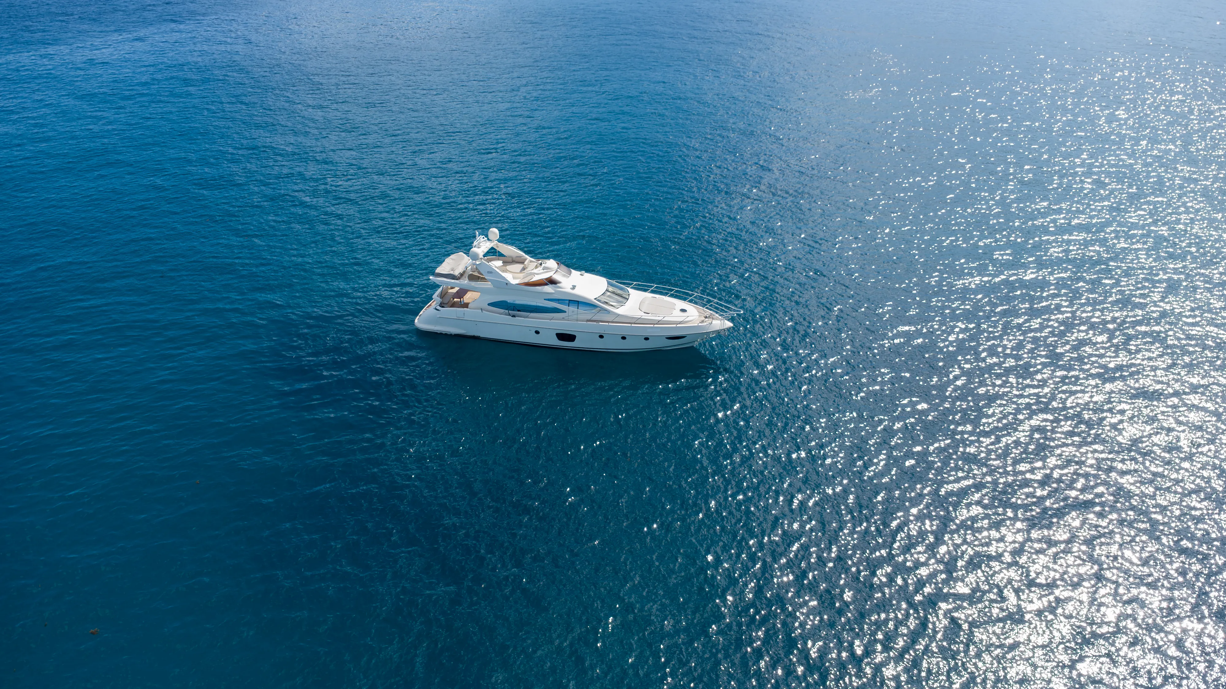 Azimut 68 E Alise — fotografia jachty 14