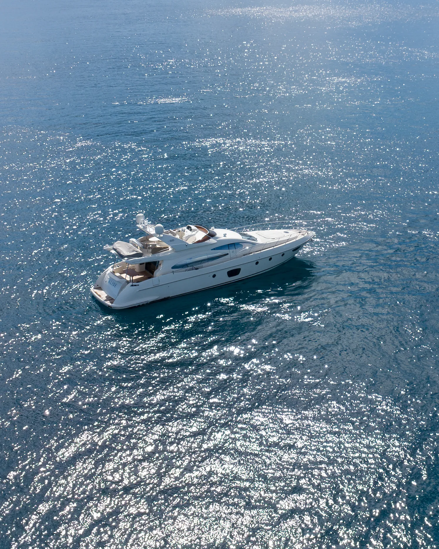 Azimut 68 E Alise — fotografia jachty 68