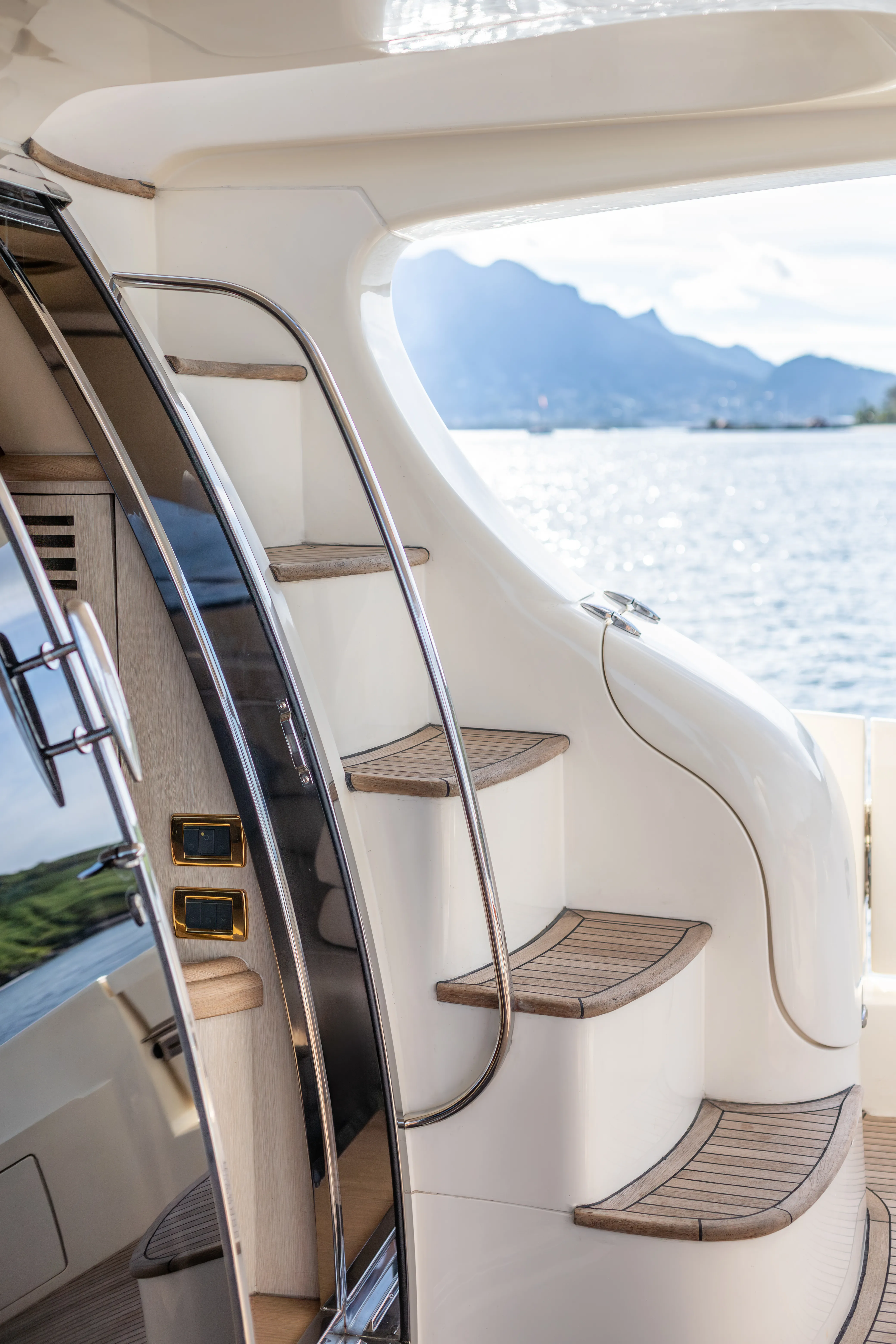 Azimut 68 E Alise — fotografia jachty 28
