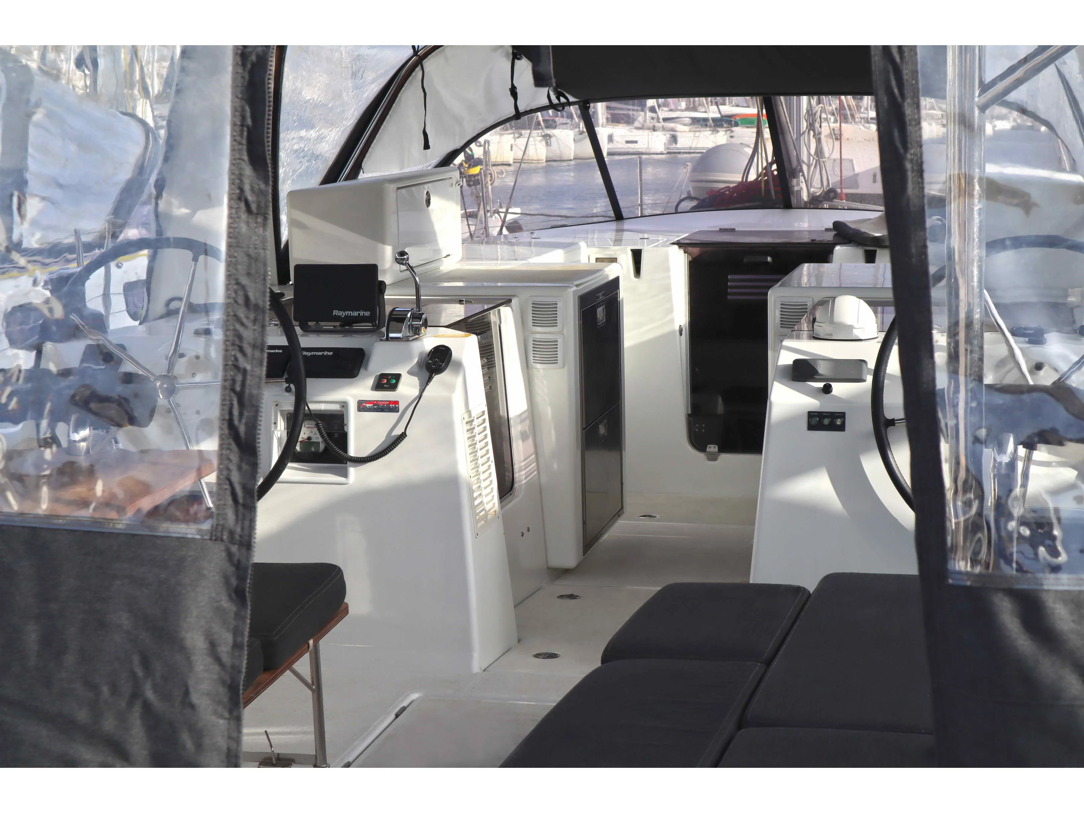 Sun Loft 47 Solaris — yacht photo 2