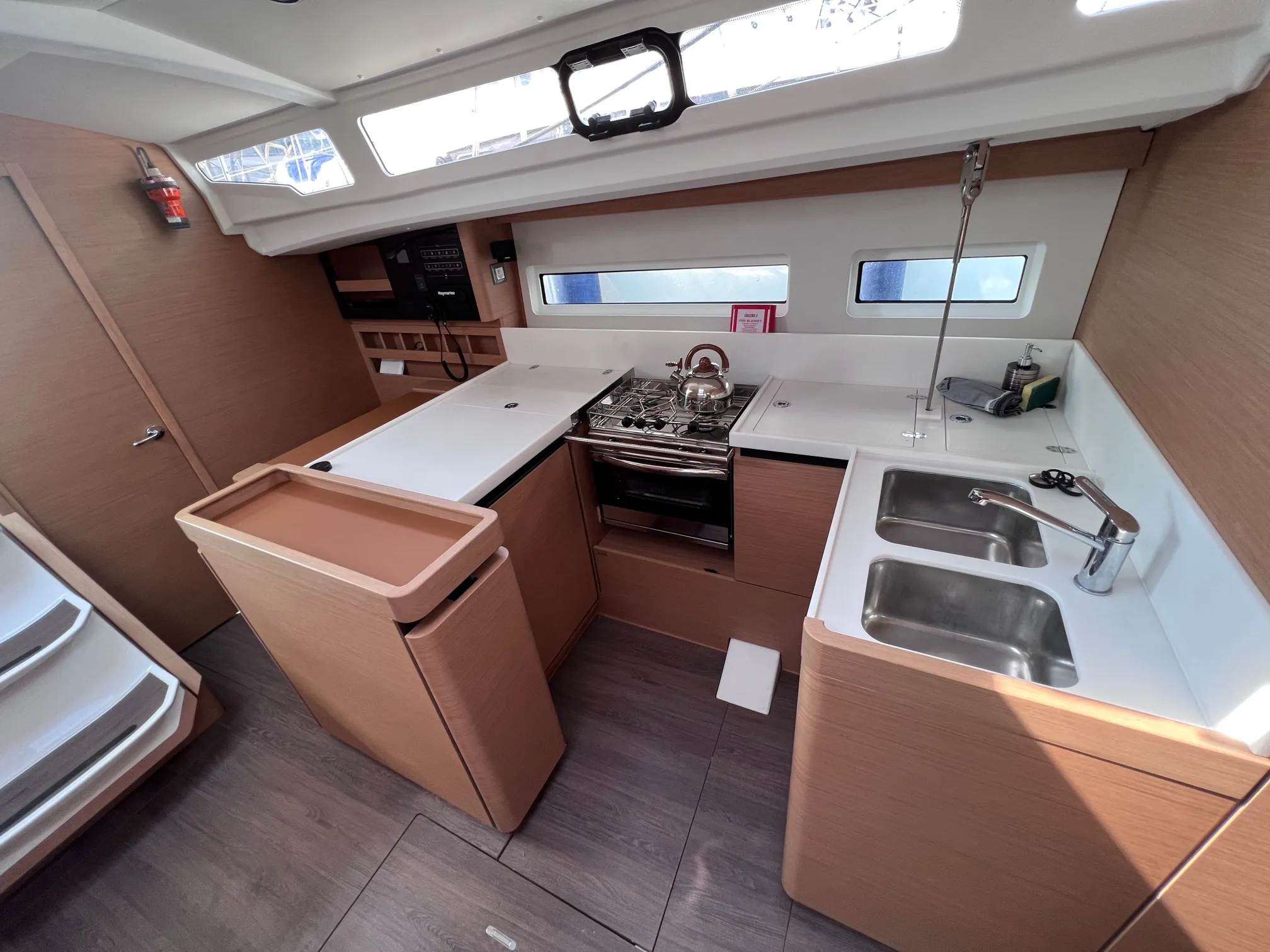 Sun Odyssey 440 Elisabeth II — фотография яхты 8