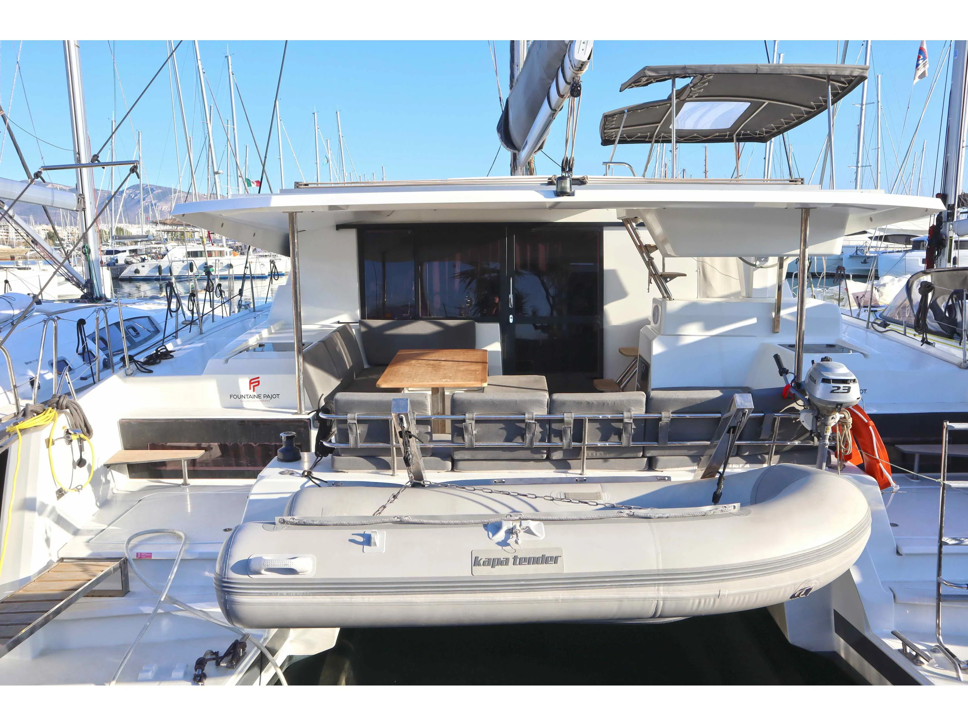 Fountaine Pajot Astréa 42 Hannah III — фотография яхты 1