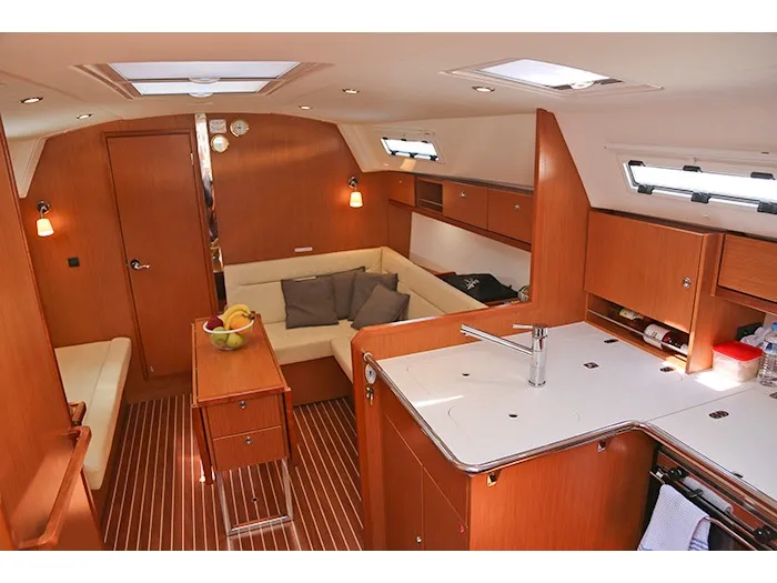 Bavaria 36 Cruiser Lucky Day — jahtikuva 2