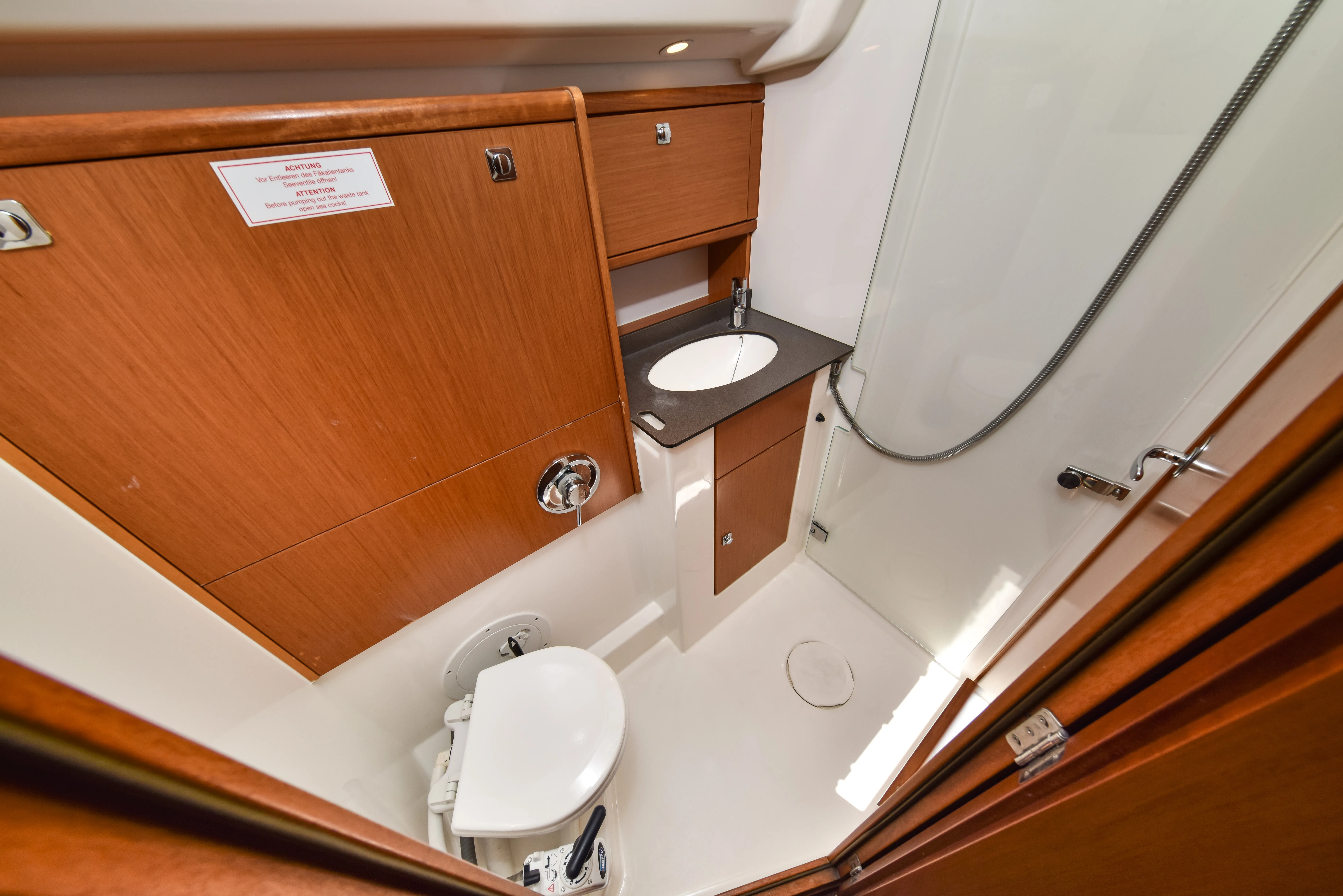 Bavaria Cruiser 51 YOLO — фотография яхты 27