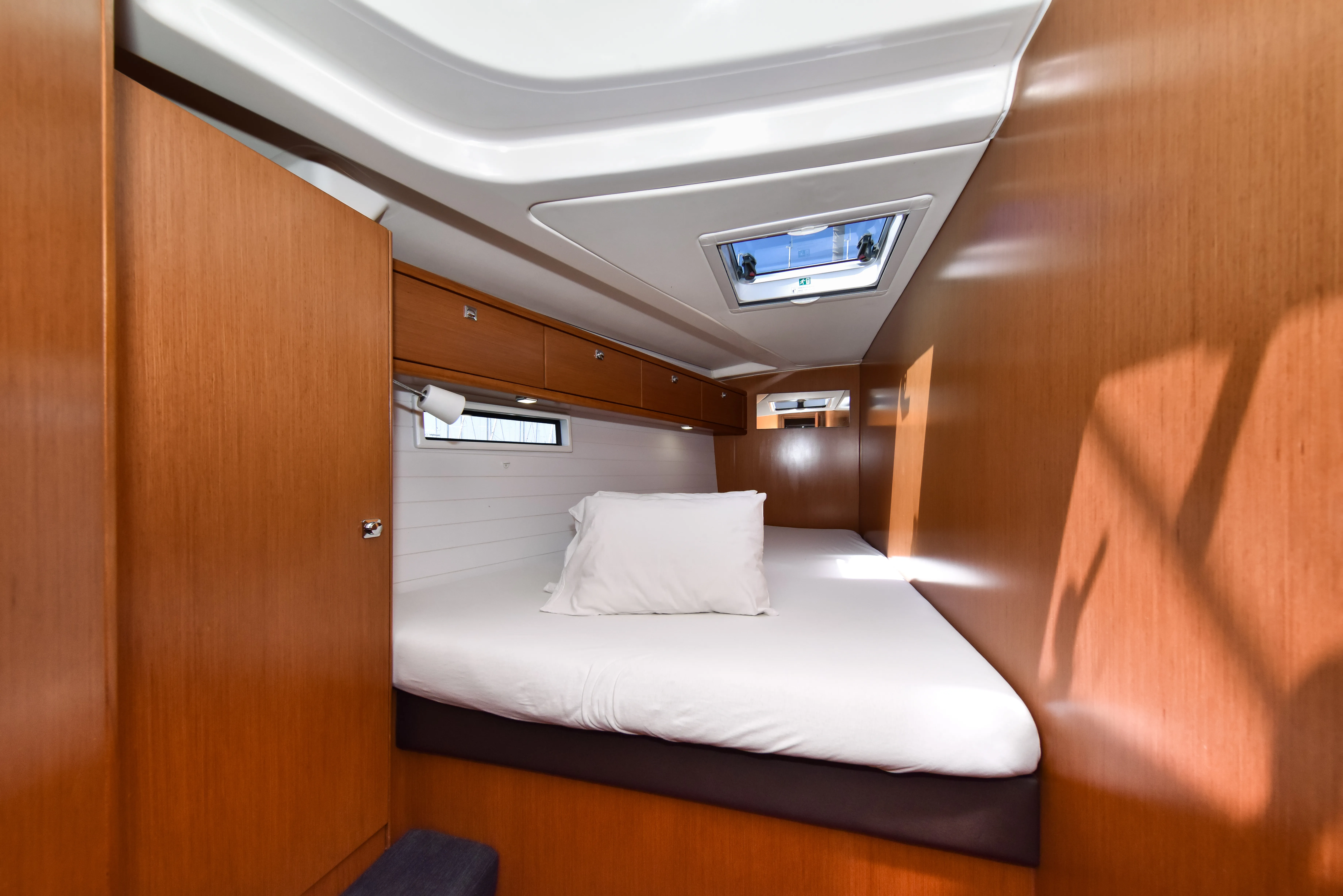 Bavaria Cruiser 51 YOLO — фотография яхты 40