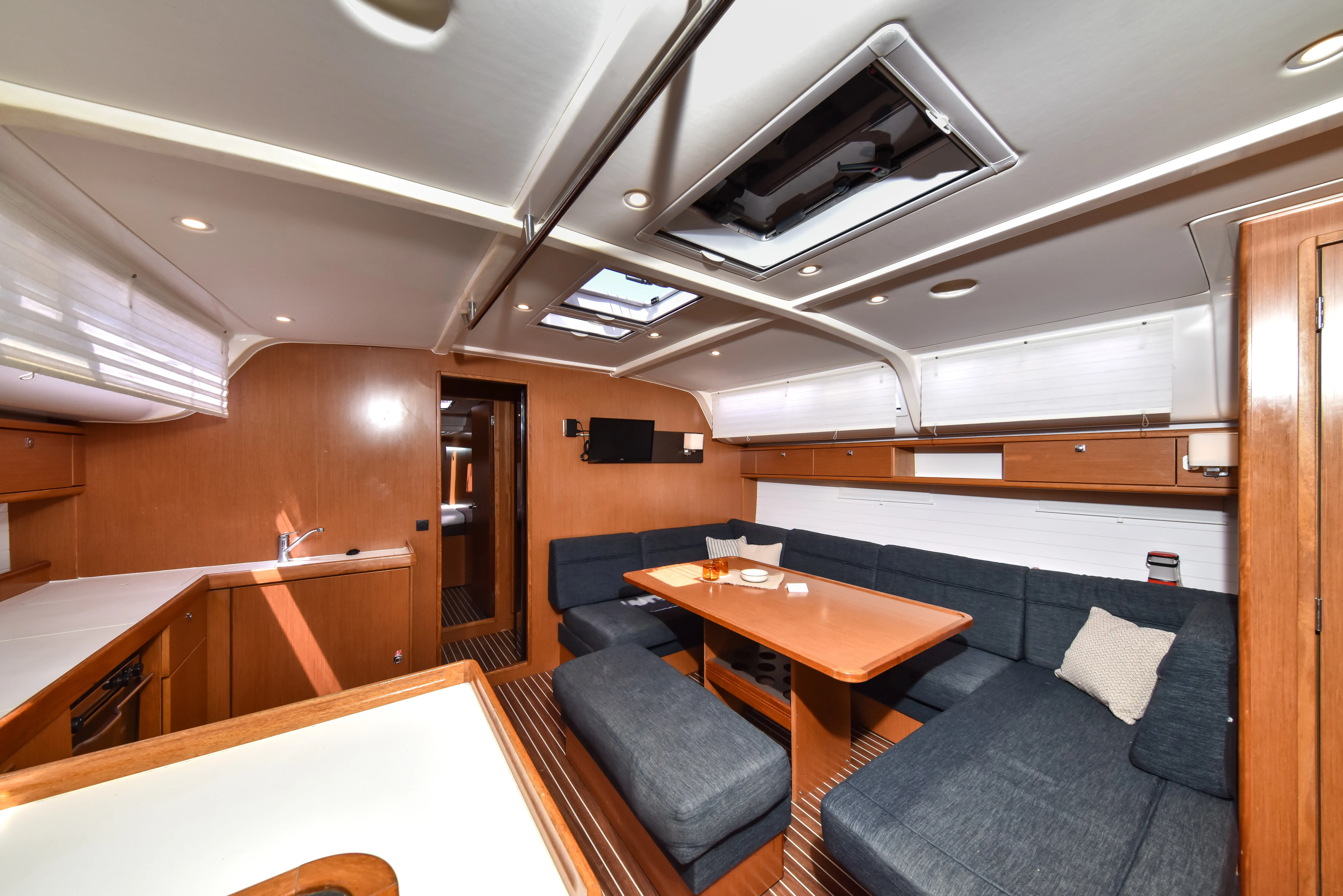 Bavaria Cruiser 51 YOLO — фотография яхты 37
