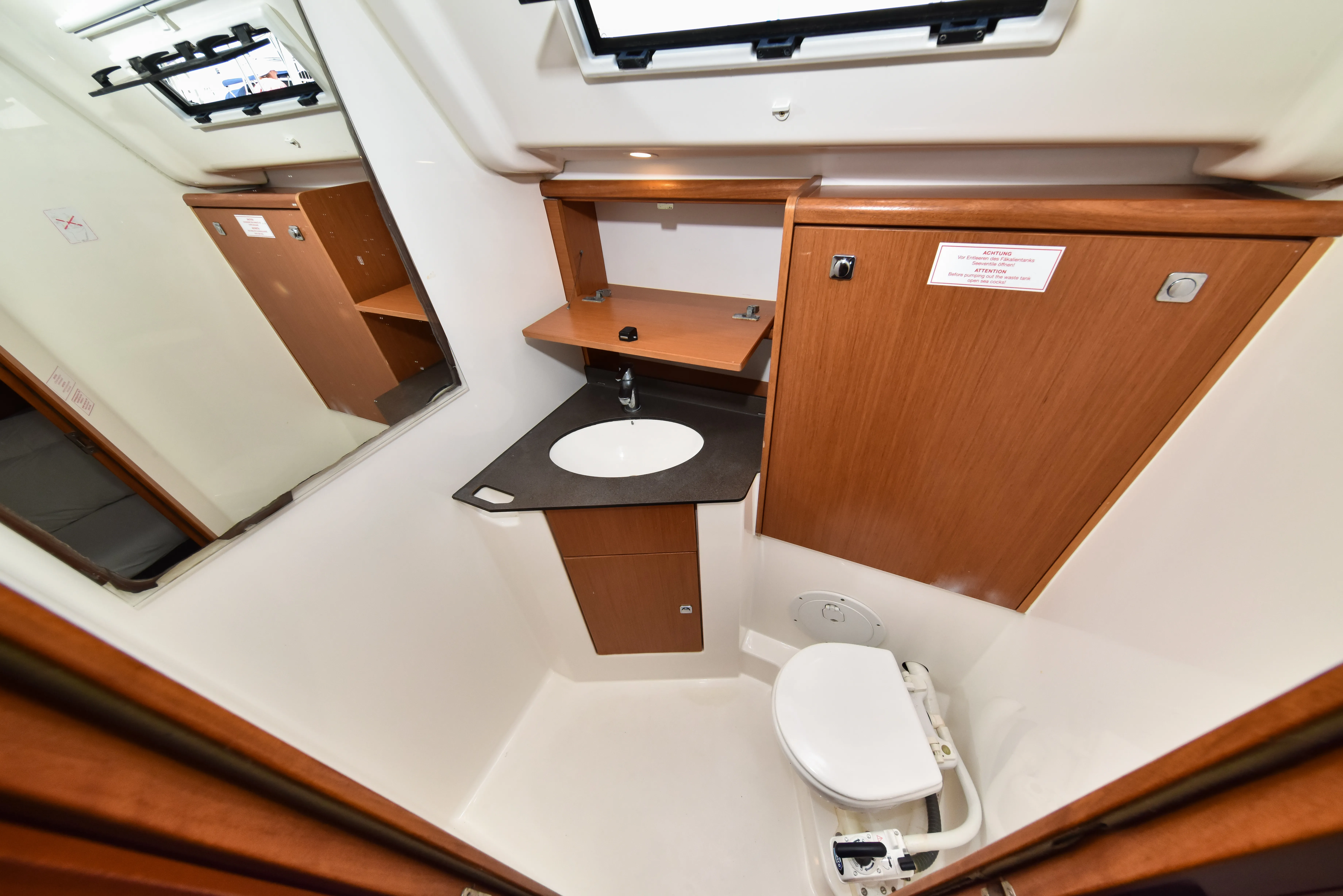Bavaria Cruiser 51 YOLO — фотография яхты 20
