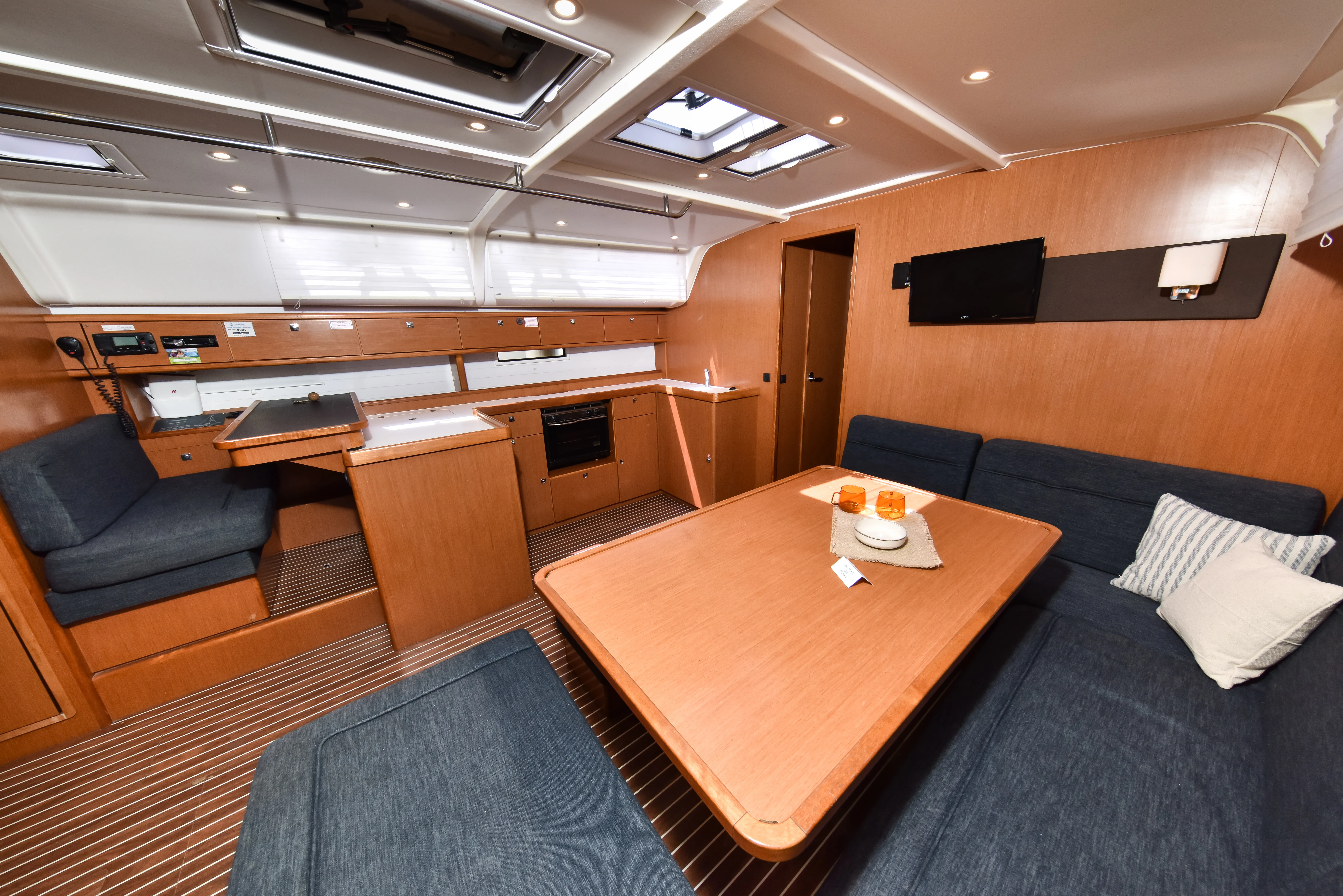 Bavaria Cruiser 51 YOLO — фотография яхты 31