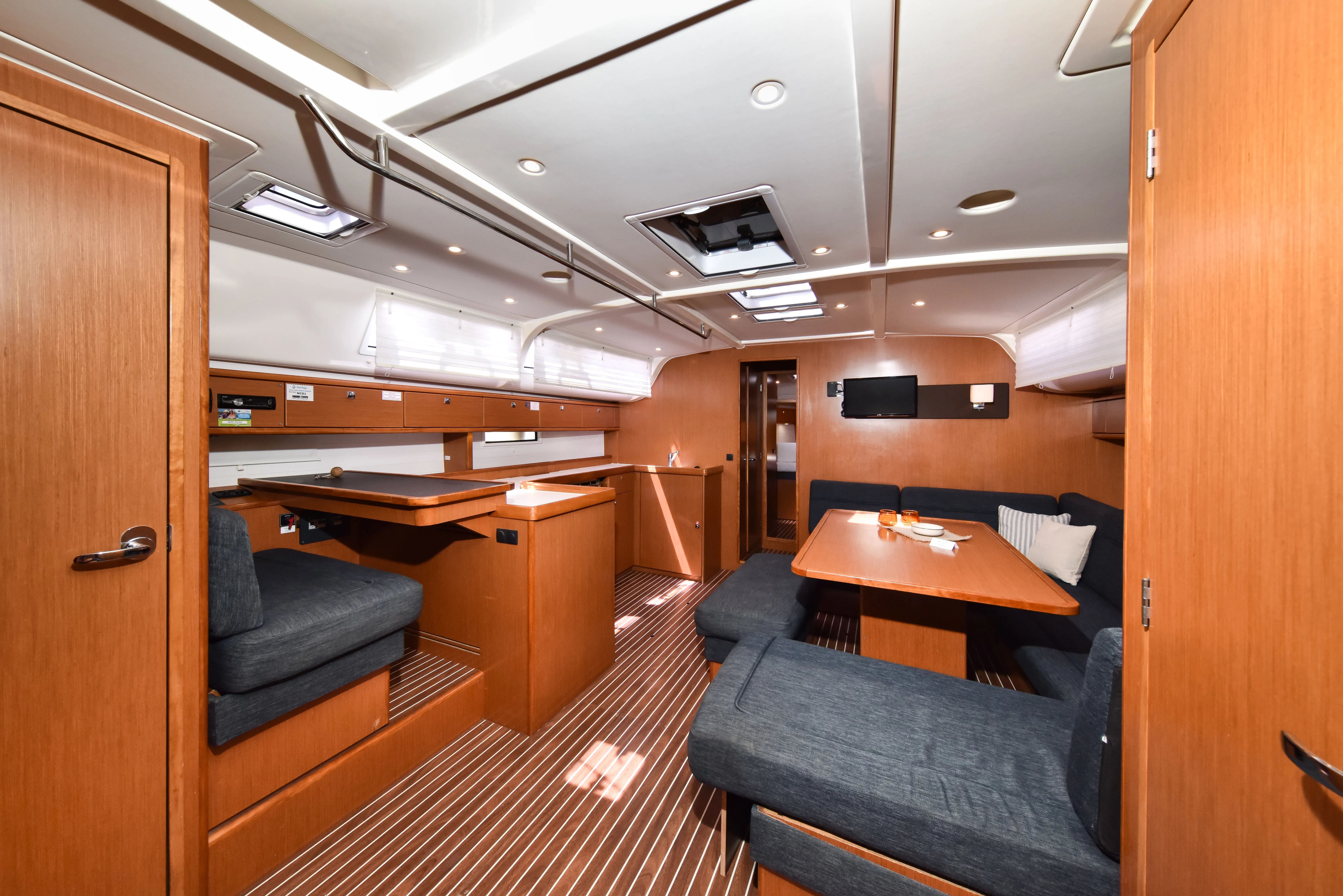 Bavaria Cruiser 51 YOLO — фотография яхты 10