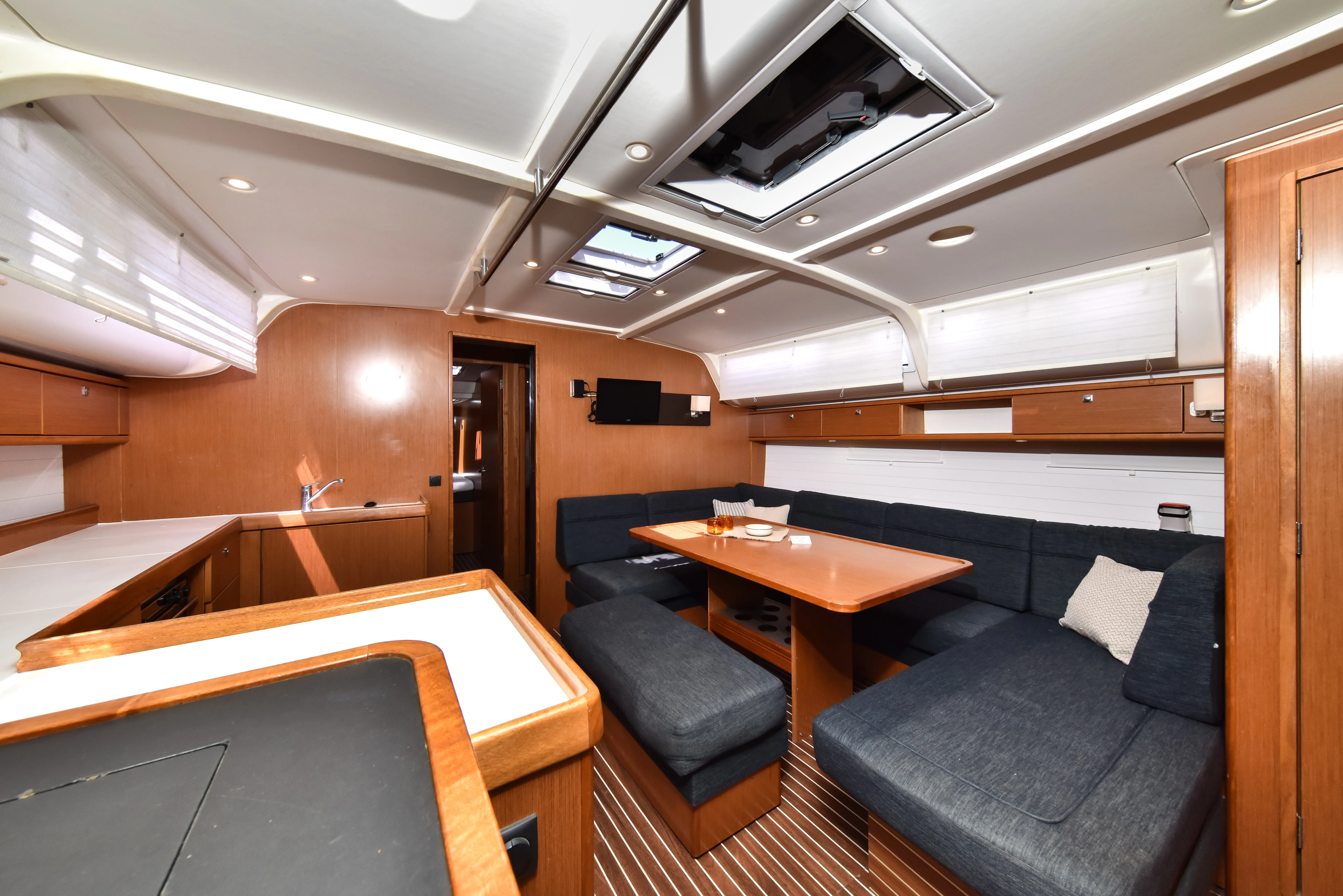 Bavaria Cruiser 51 YOLO — фотография яхты 18