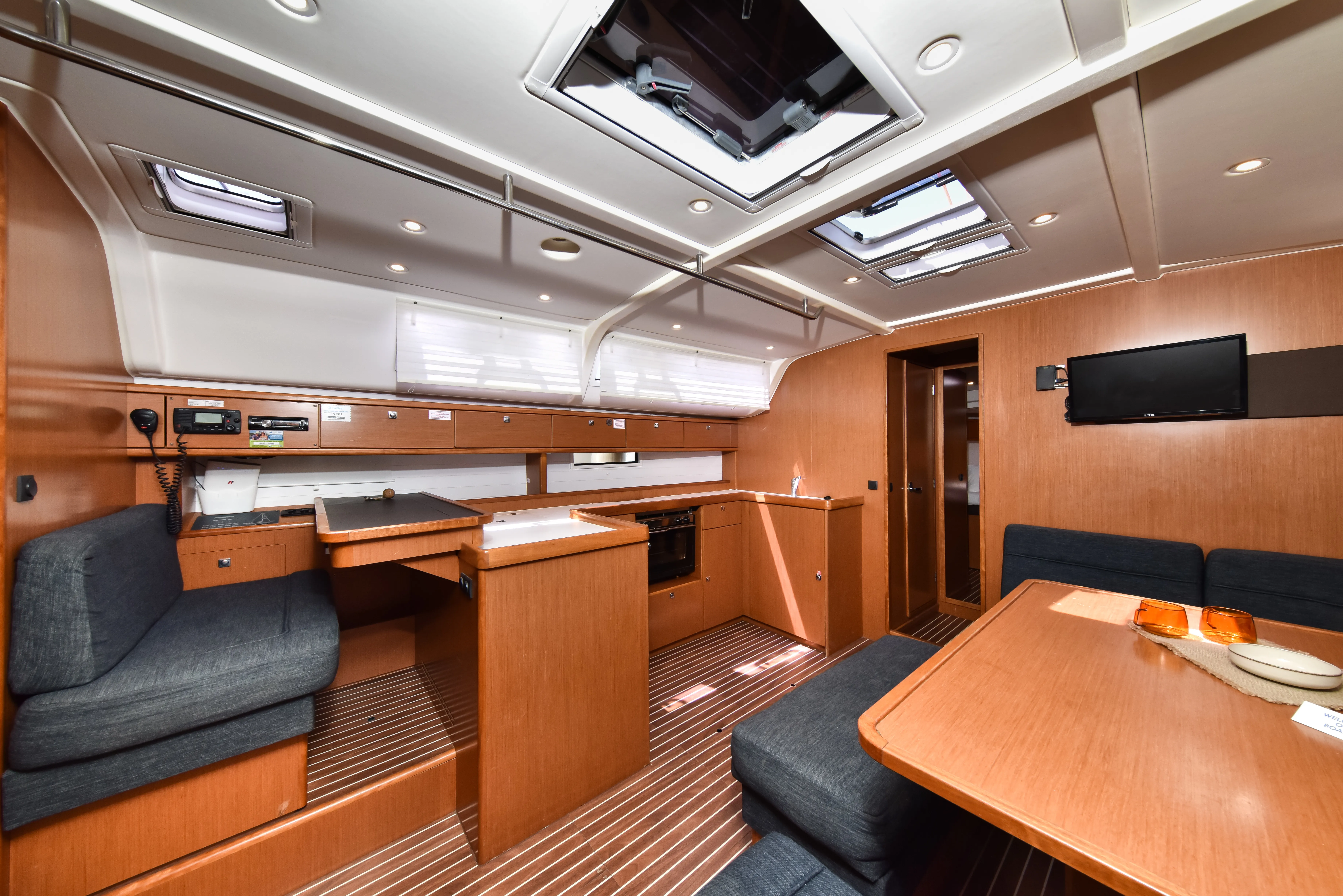 Bavaria Cruiser 51 YOLO — фотография яхты 56