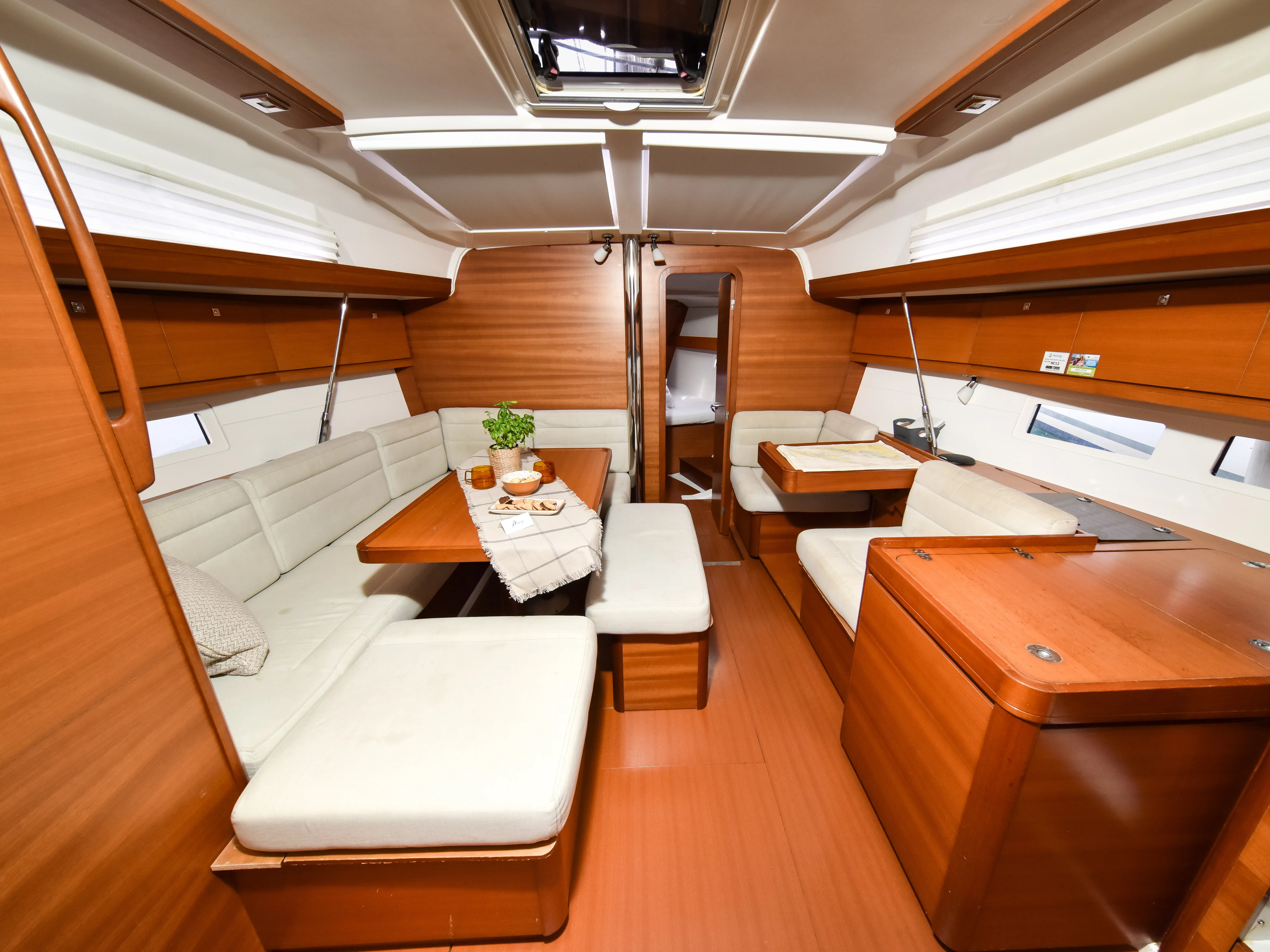 Dufour 410 Grand Large Stella — фотография яхты 24