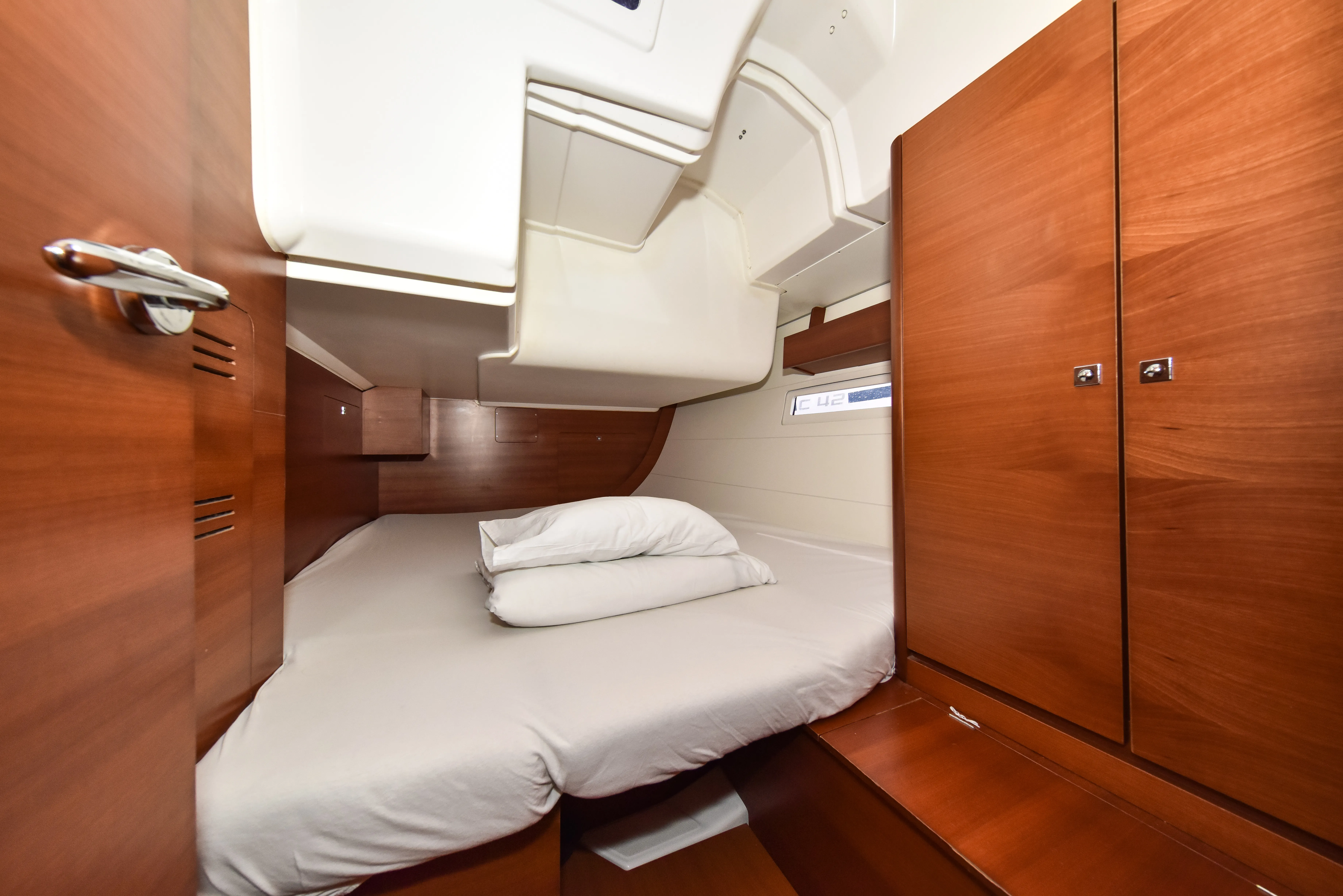 Dufour 410 Grand Large Stella — фотография яхты 42