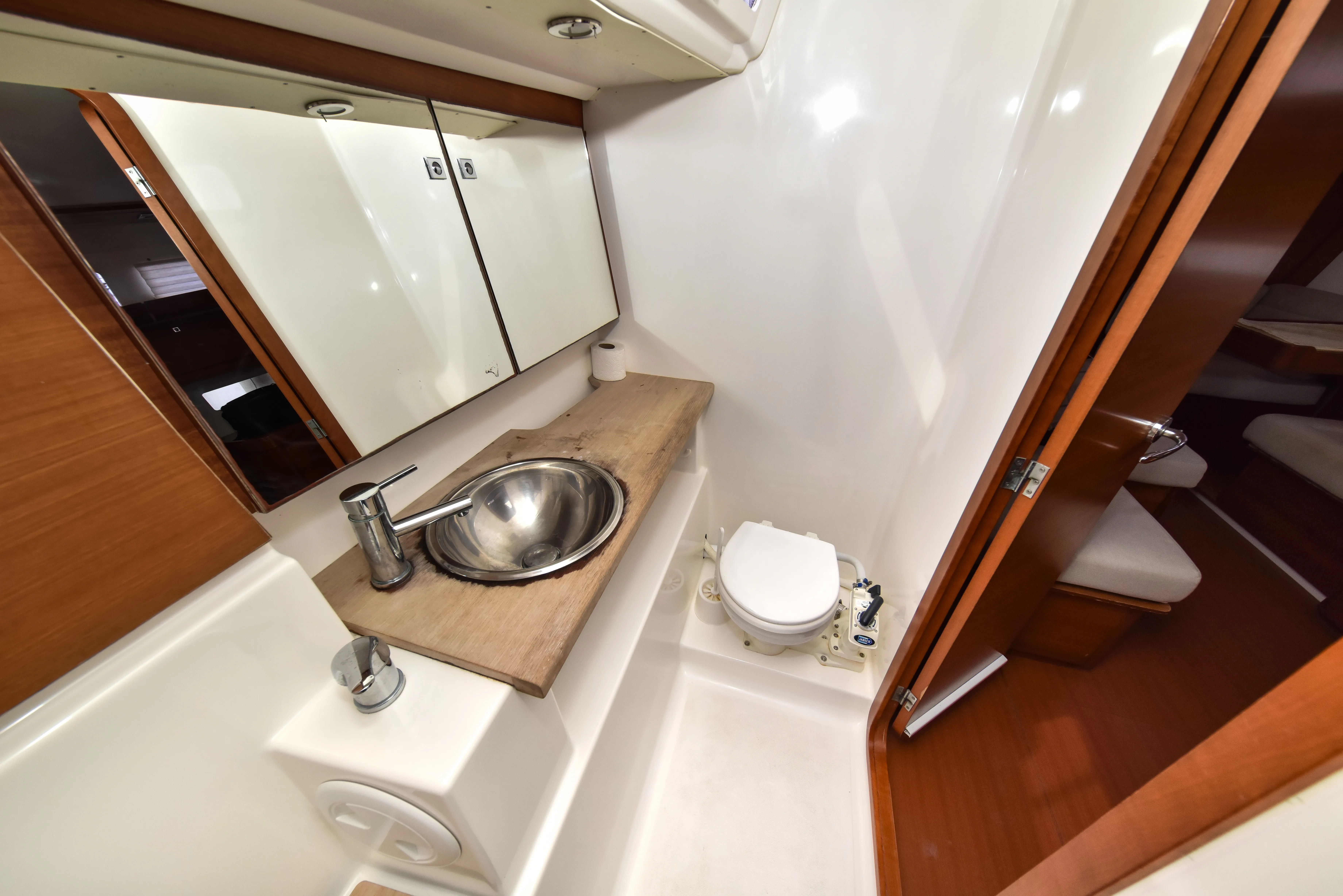 Dufour 410 Grand Large Stella — фотография яхты 33