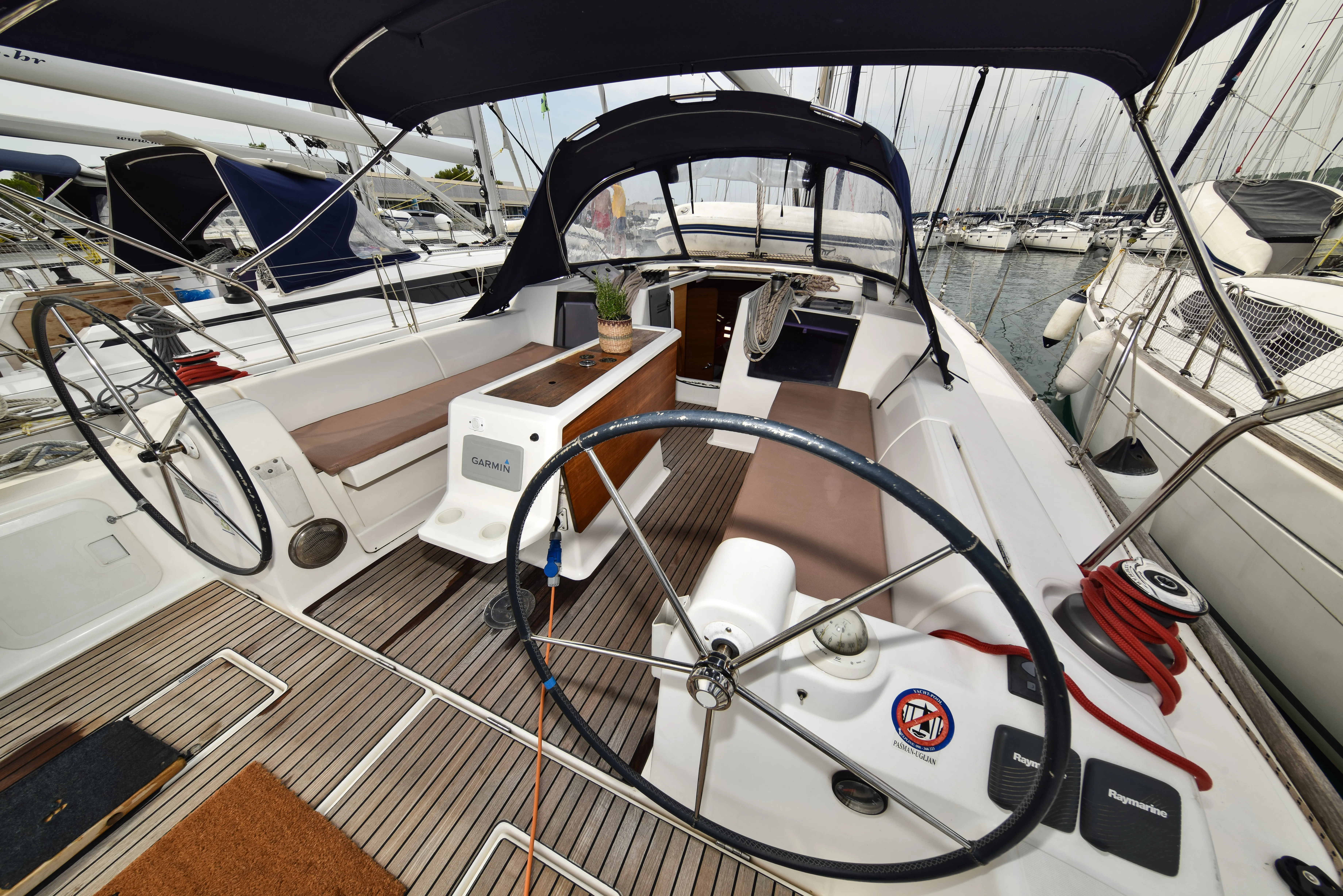 Dufour 410 Grand Large Stella — фотография яхты 12