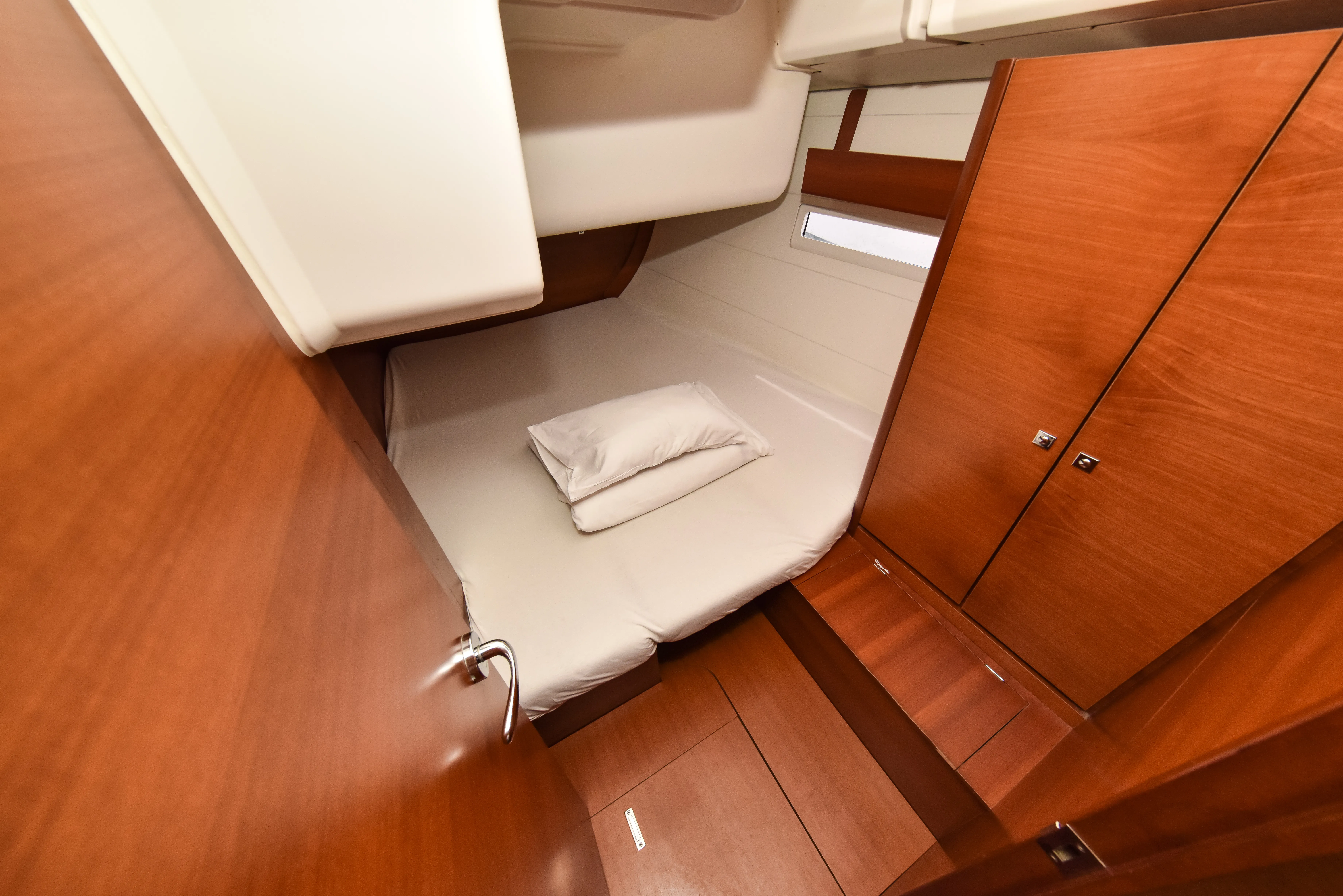 Dufour 410 Grand Large Stella — фотография яхты 37