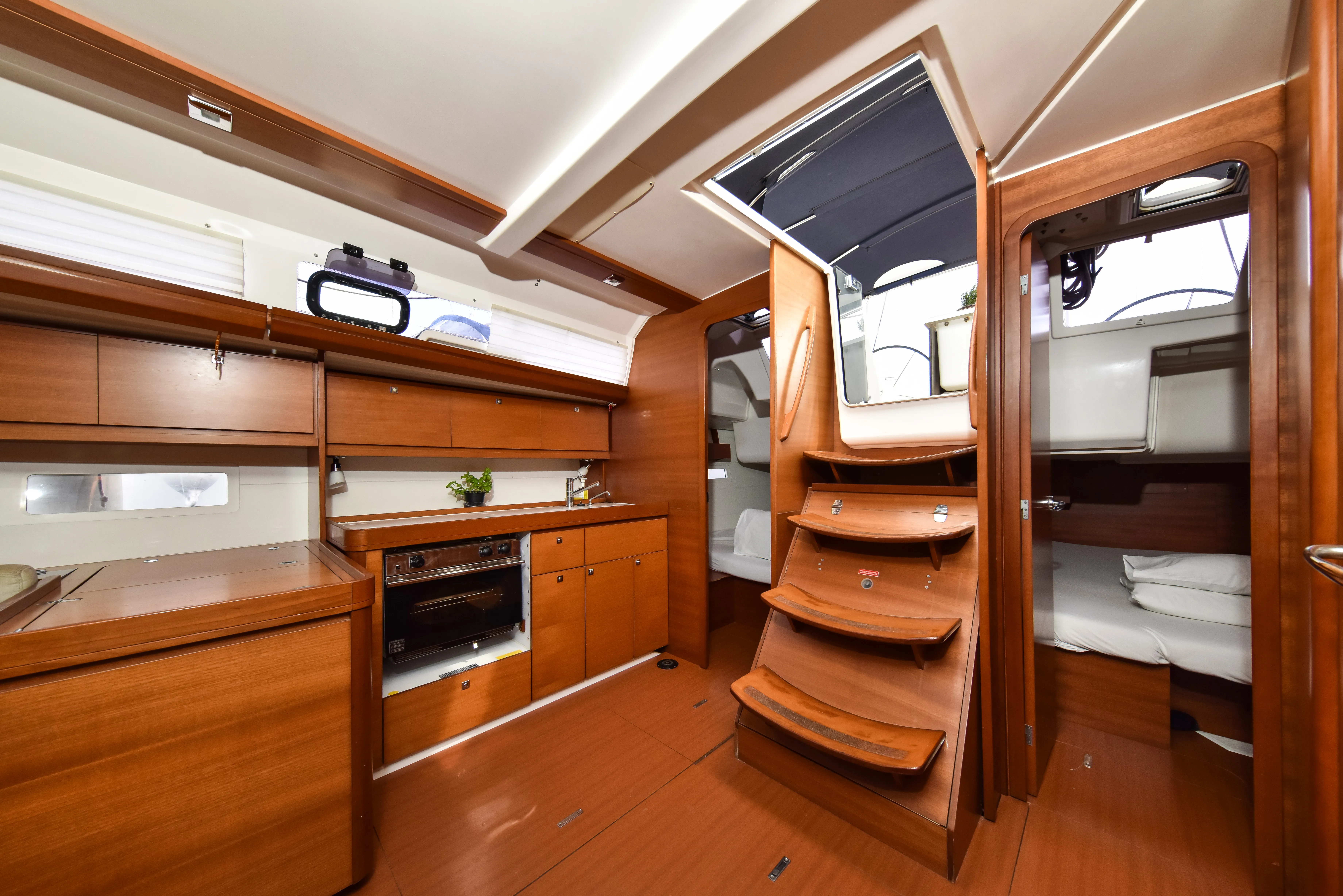 Dufour 410 Grand Large Stella — фотография яхты 17