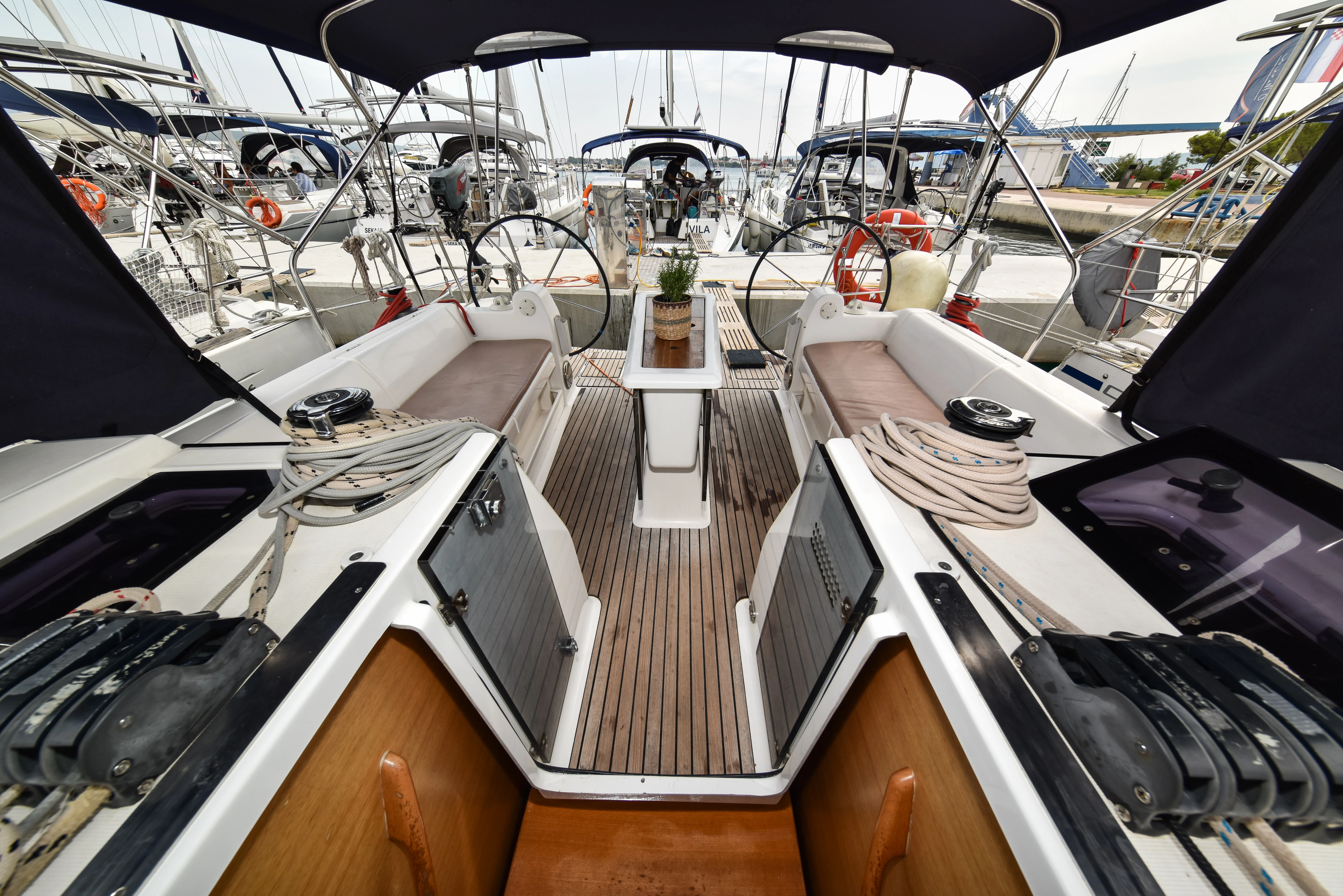 Dufour 410 Grand Large Stella — фотография яхты 25