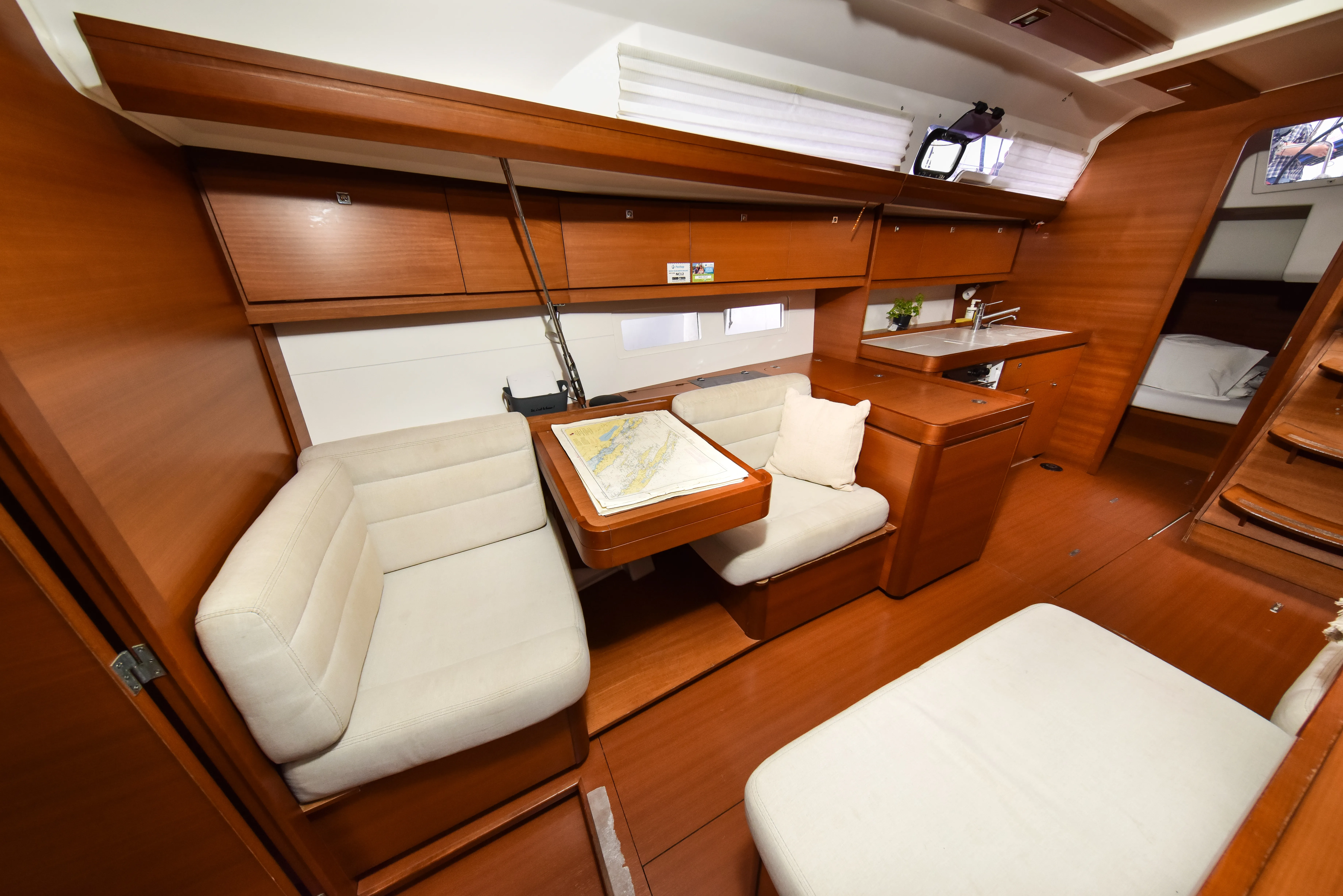 Dufour 410 Grand Large Stella — фотография яхты 5