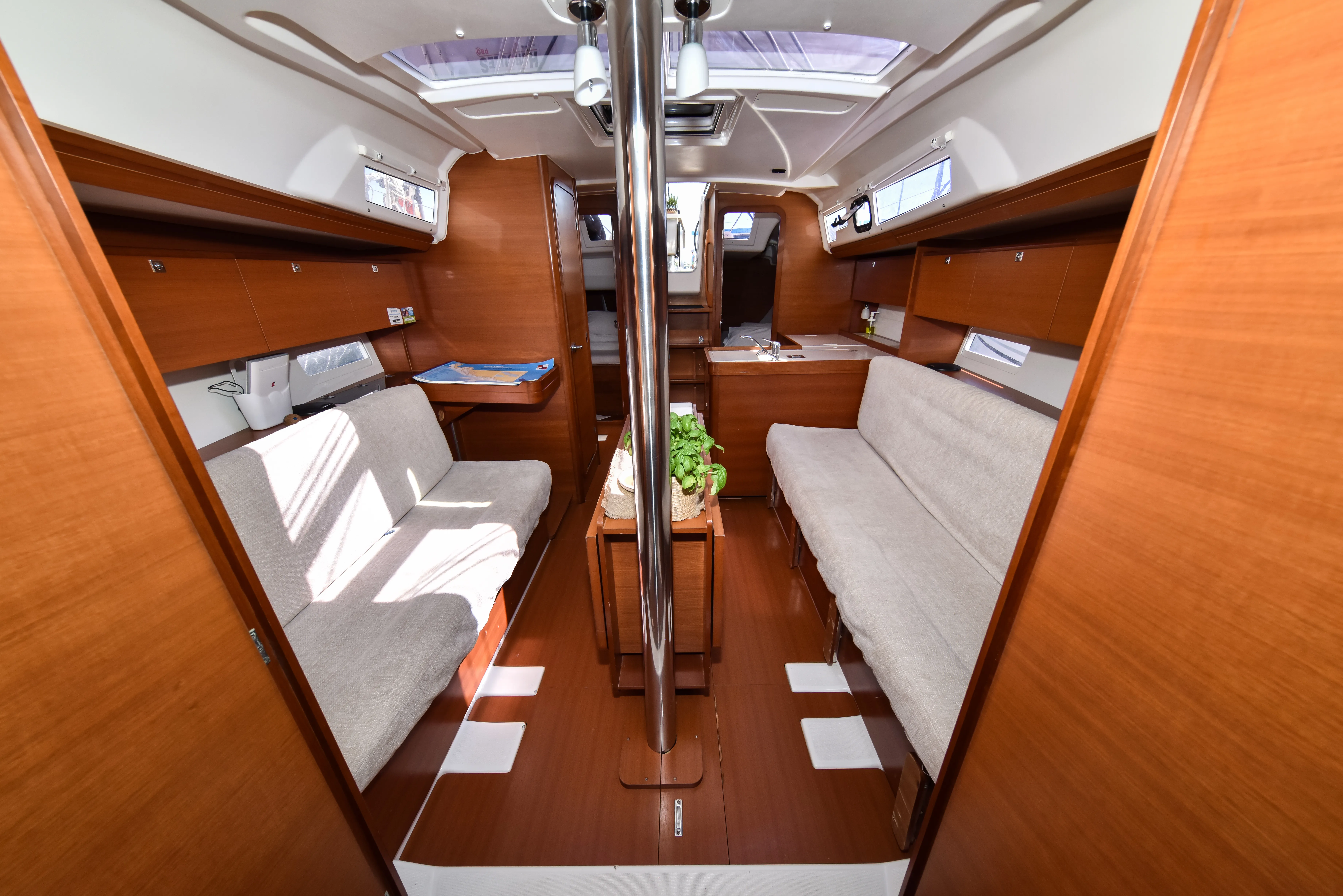 Dufour 350 Grand Large Pape — foto dello yacht n. 24