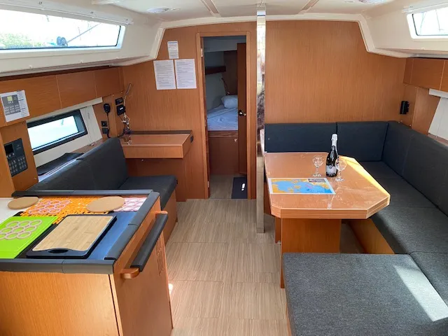 Bavaria C42 Kalispera — jahtikuva 2