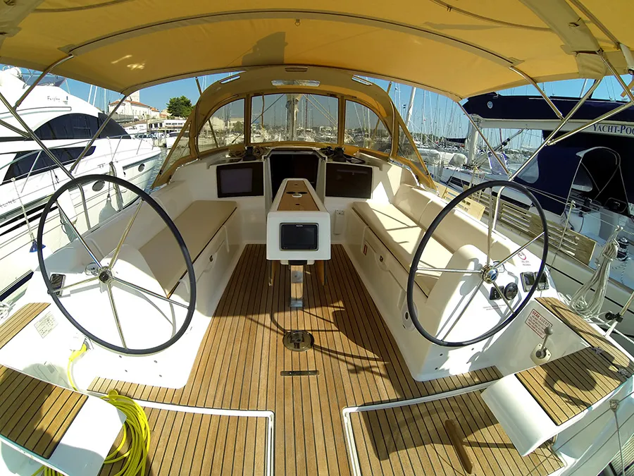 Dufour 382 Grand Large Major Tom — yacht photo 11