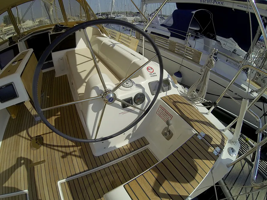 Dufour 382 Grand Large Major Tom — yacht photo 12
