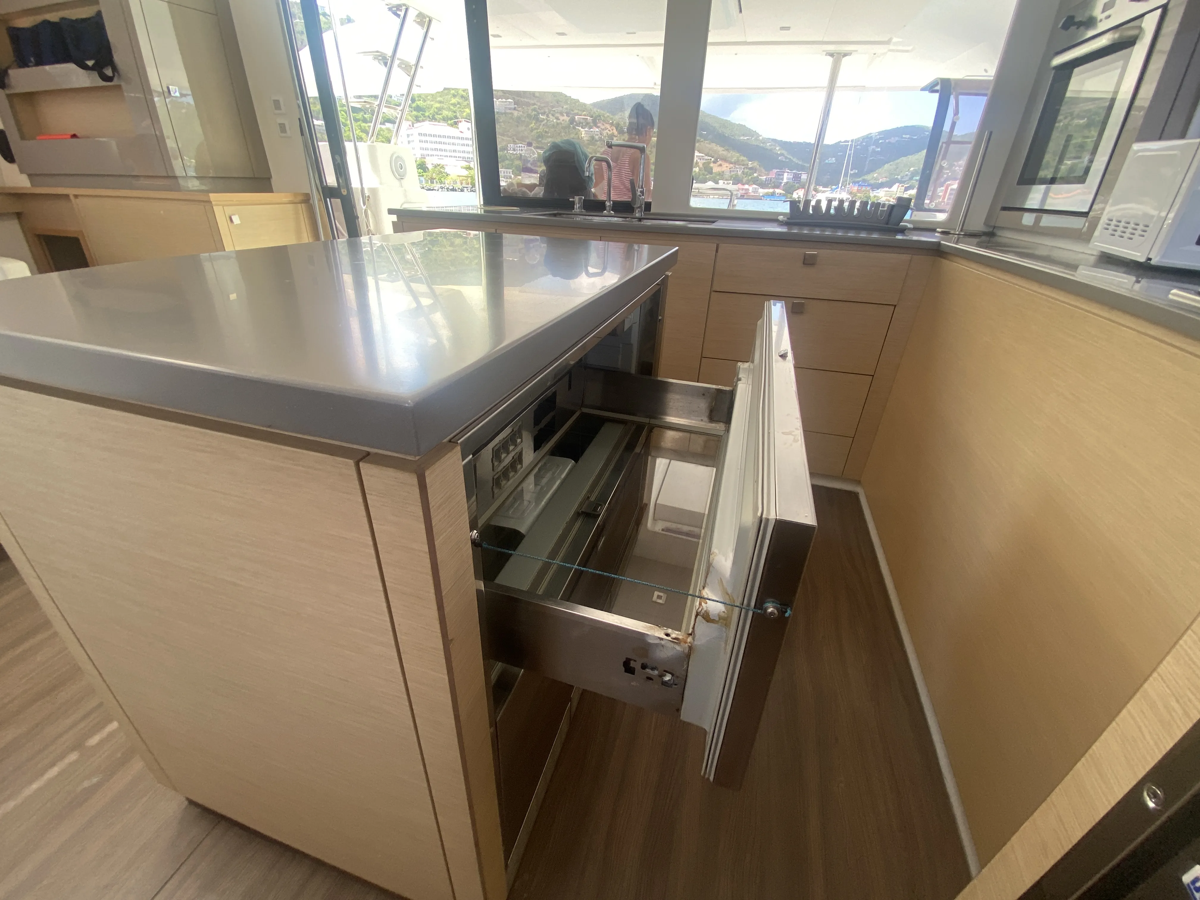 Saba 50 Sunrise — yacht photo 2