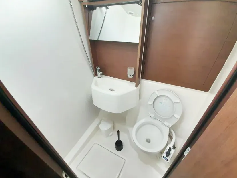 Oceanis 51.1 My Way — yacht photo 2