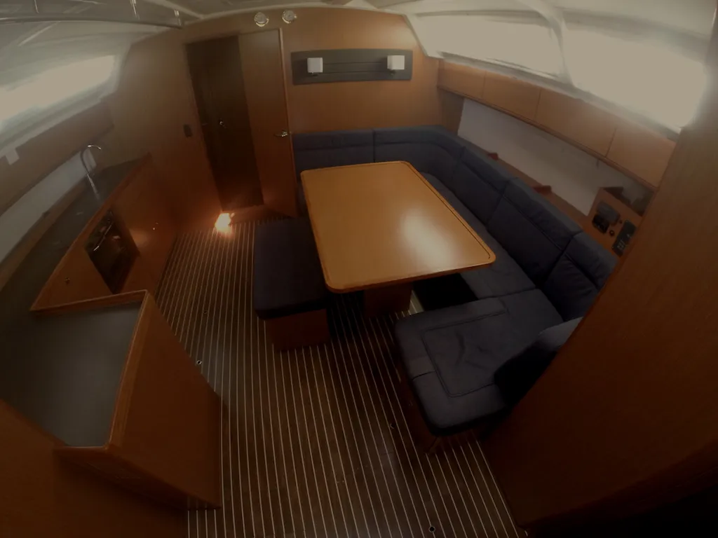 Bavaria Cruiser 46 Europa — фотография яхты 9