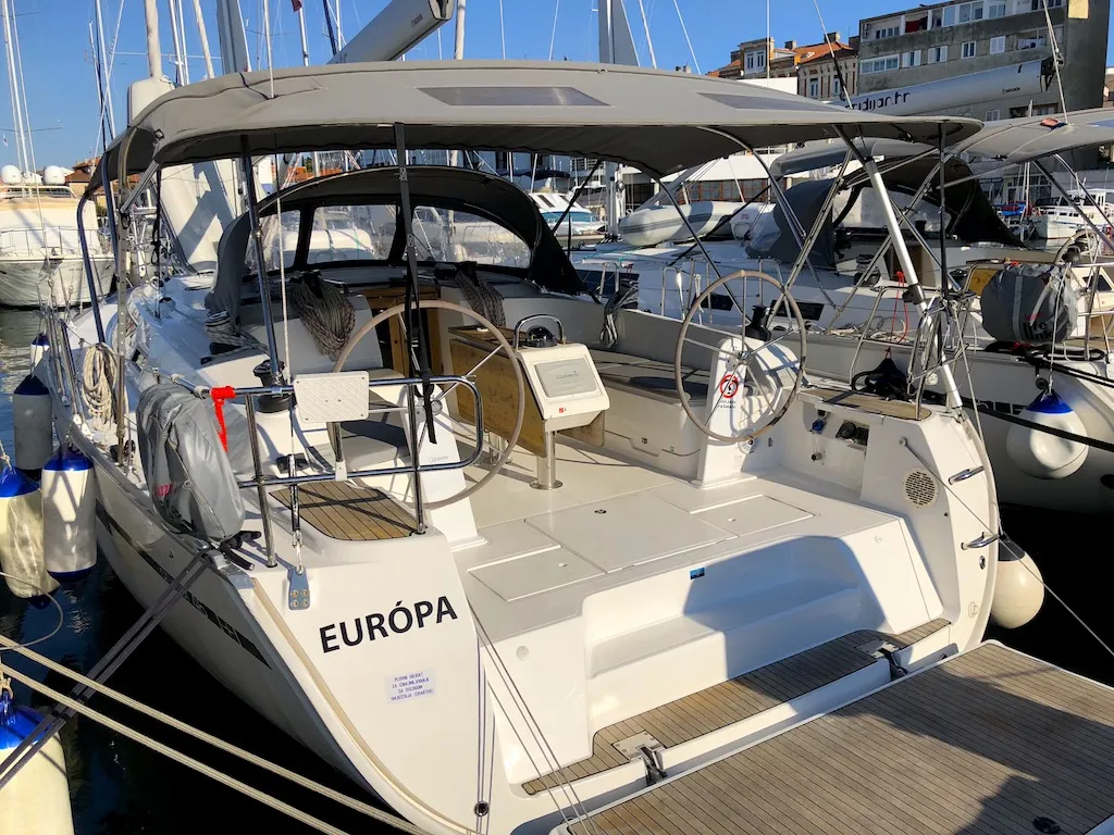 Bavaria Cruiser 46 Europa — фотография яхты 2