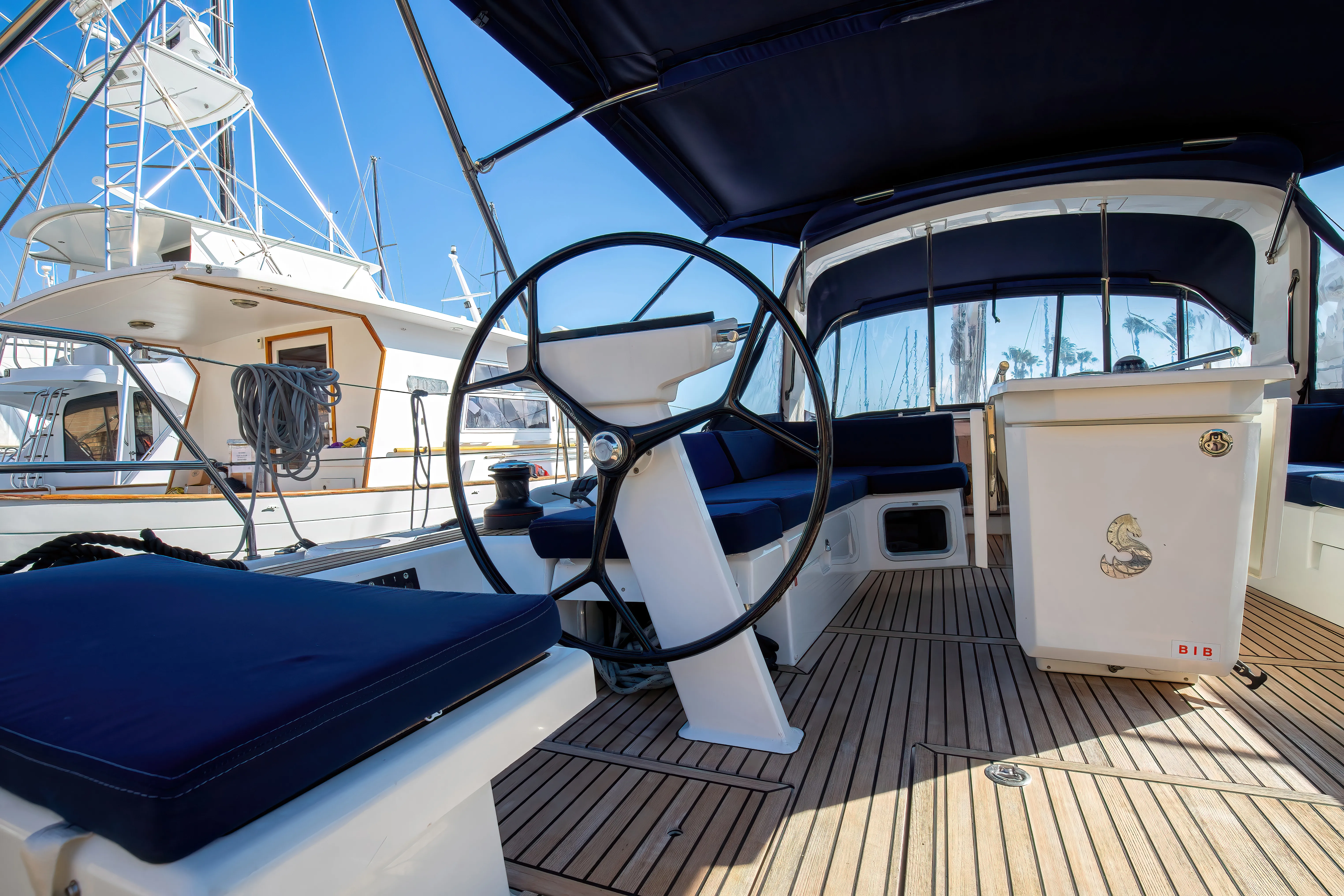 Oceanis 51.1 Hybris - Standard Line — фотография яхты 3