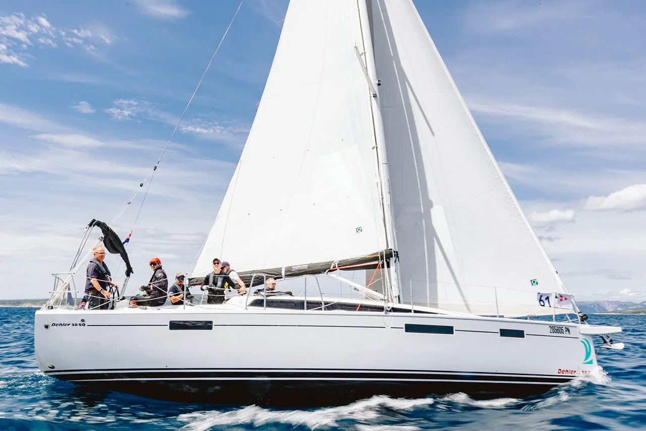 Dehler 38 JENNY — yacht photo 3