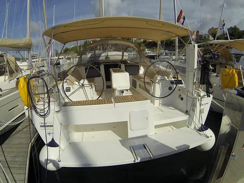 Dufour 412 Grand large Amazing — yacht photo 2
